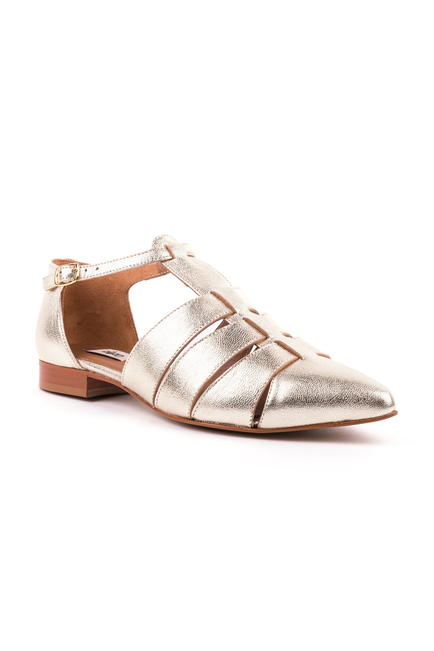 Sapatos rasos abertos em pele metalizada prata