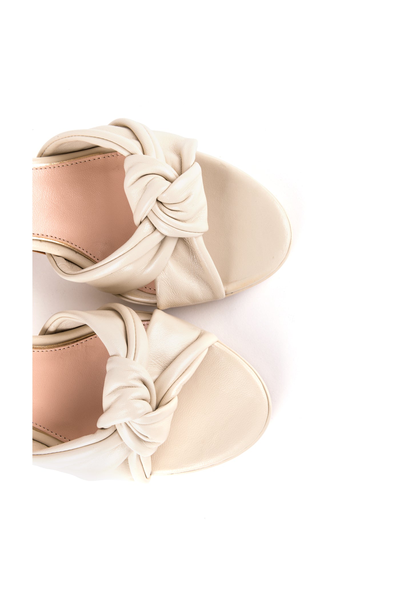 Sandálias de noiva de salto alto compensado 9 cm com detalhe de nó em pele