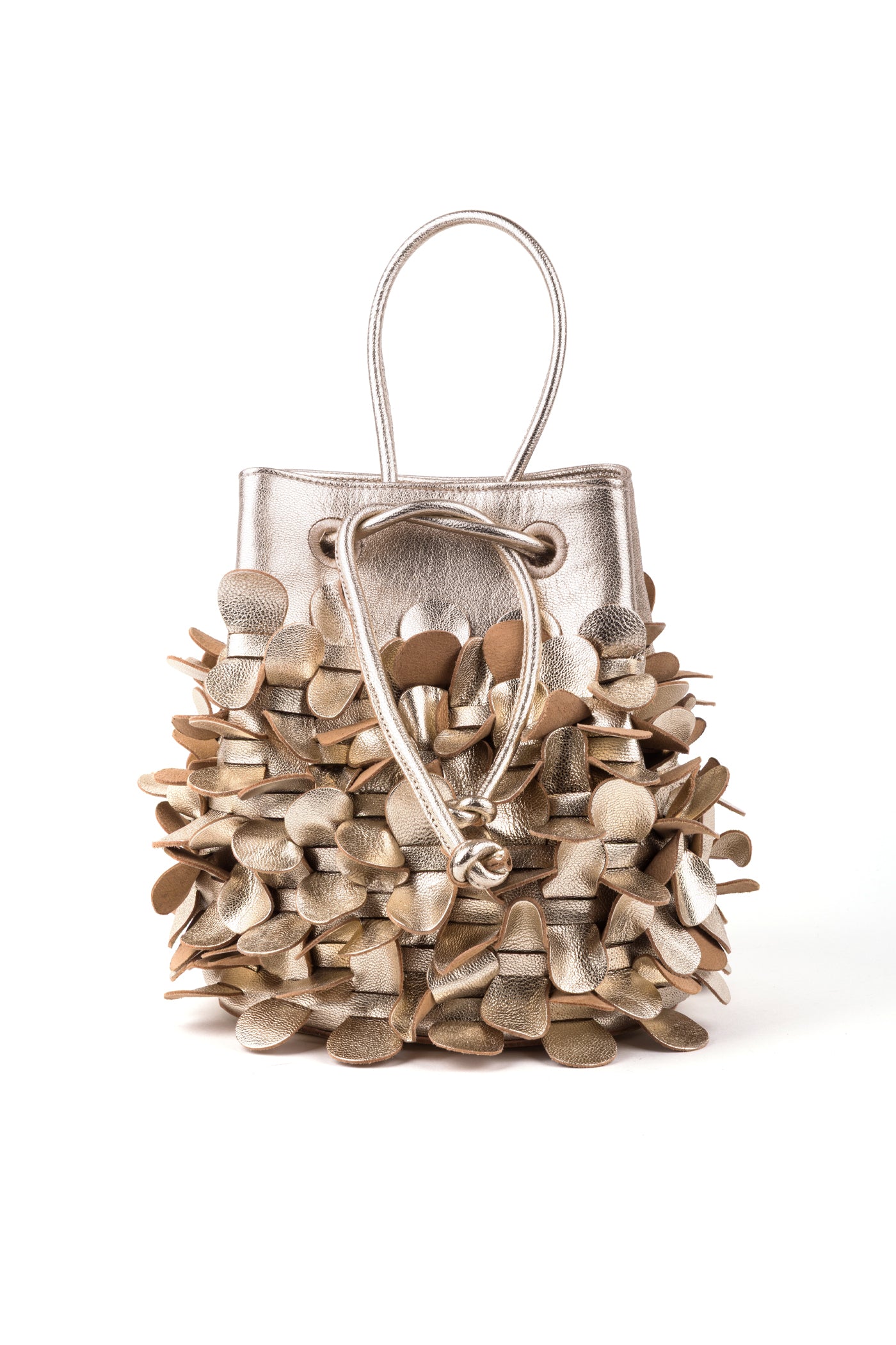 Bolsa com pétalas em pele metalizada