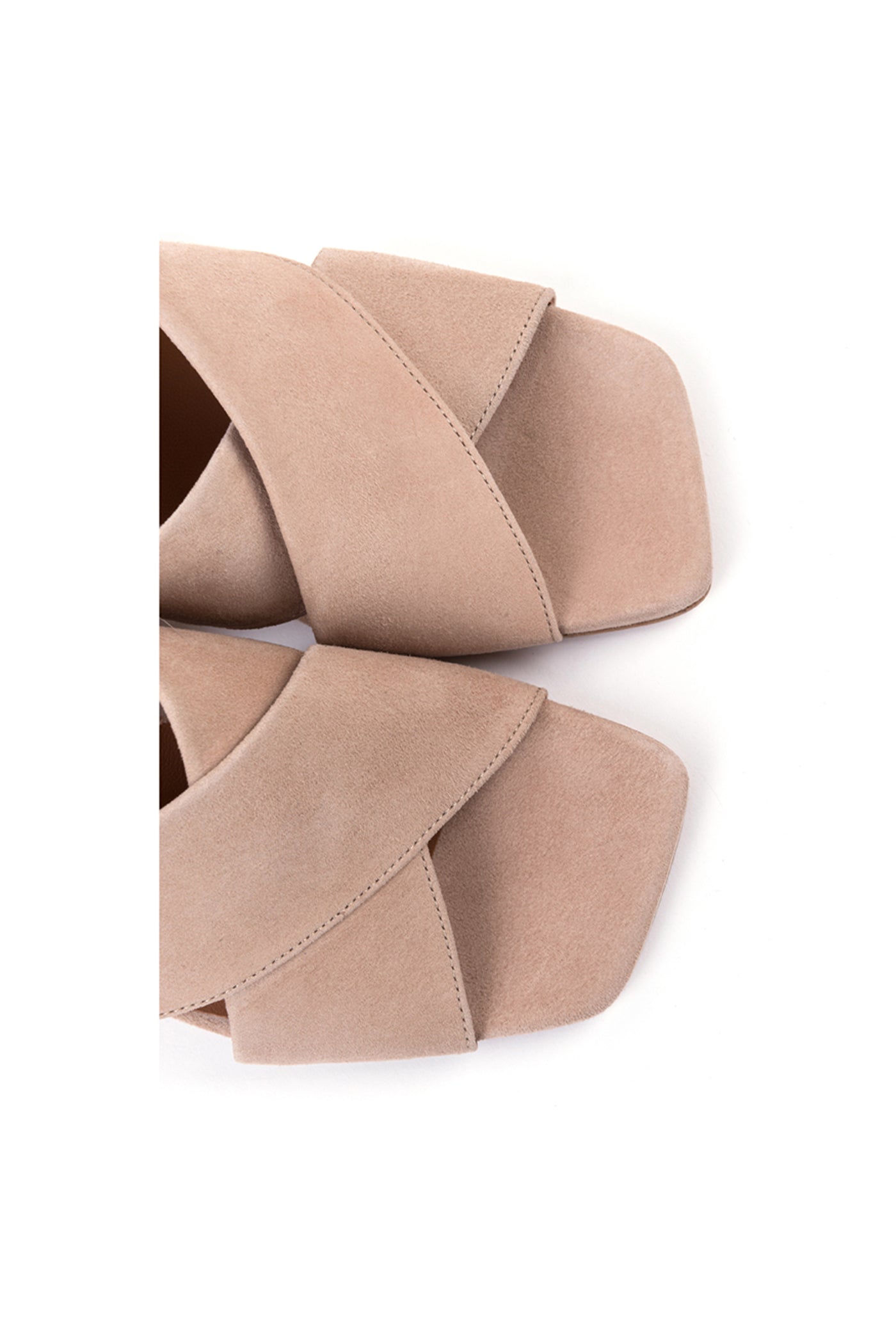 Sandálias de salto quadrado em