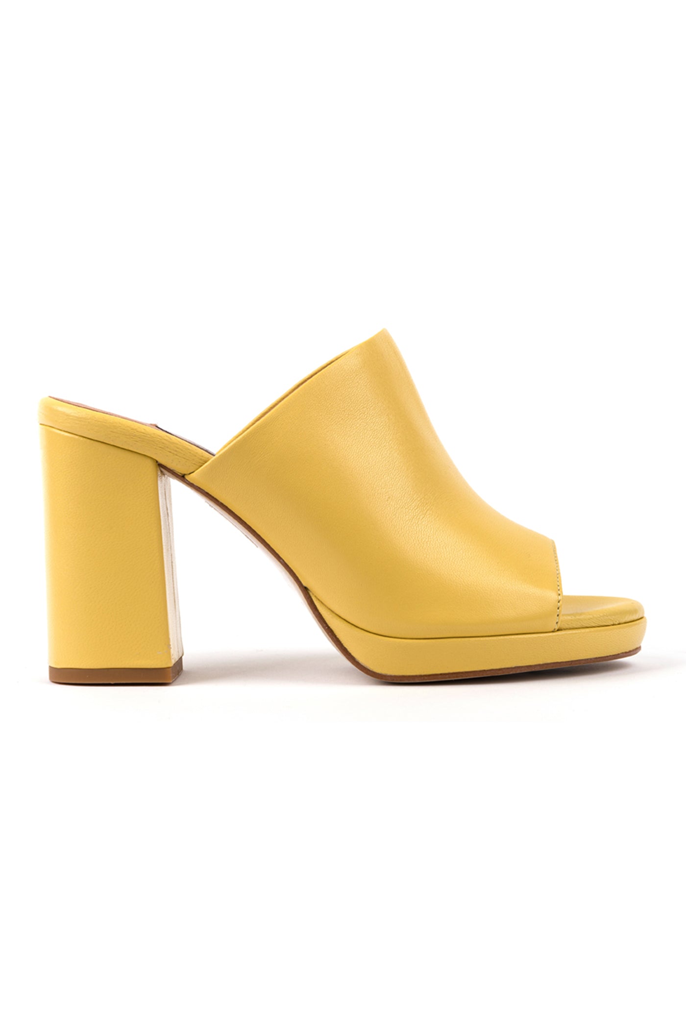 Mules com salto efeito madeira em