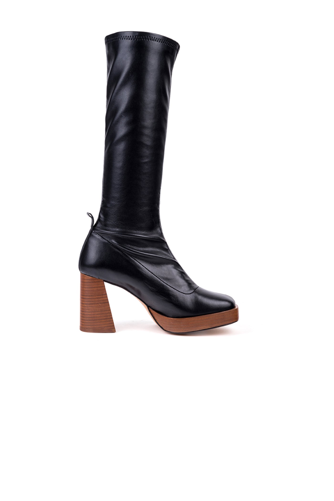 Botas de salto alto de cano justo em