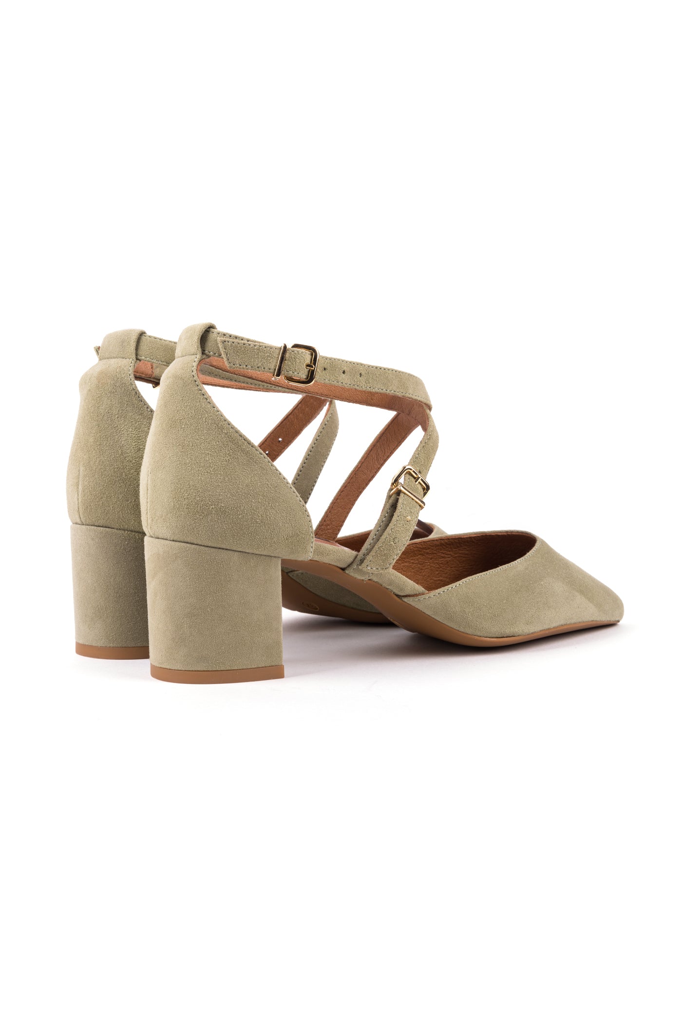 Sapatos de noiva em camurça