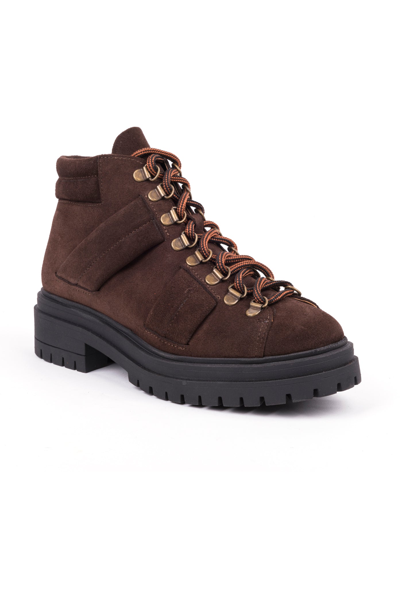Botins estilo montanha em croute com atacadores