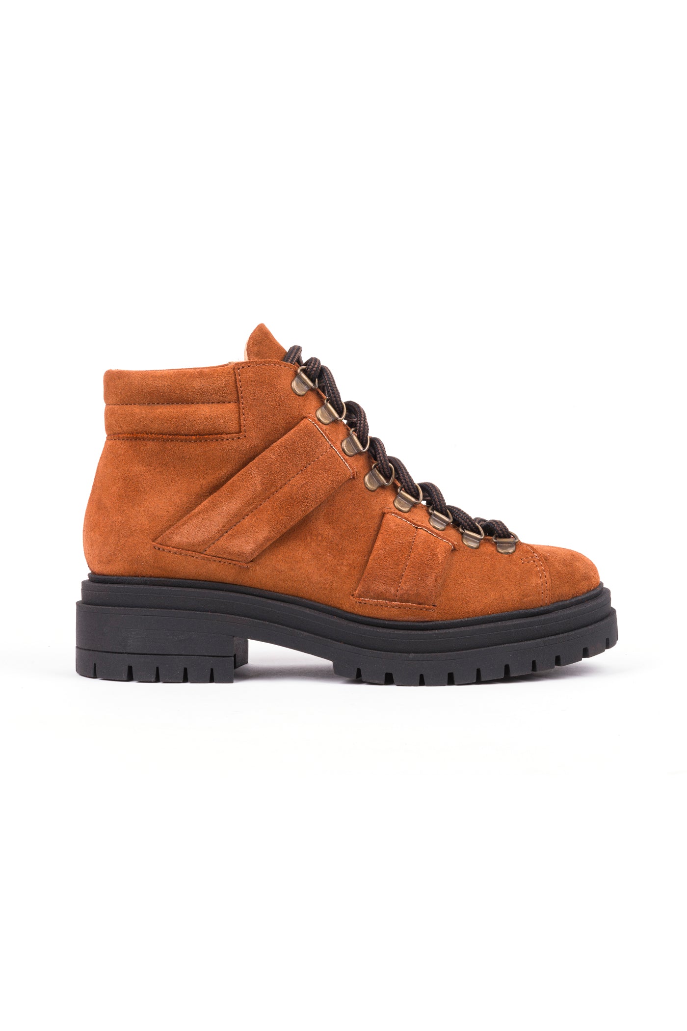Botins estilo montanha em croute com atacadores