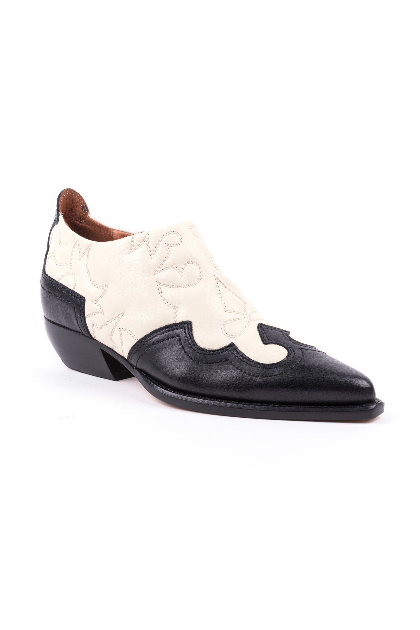 Sapatos abotinanos estilo texano