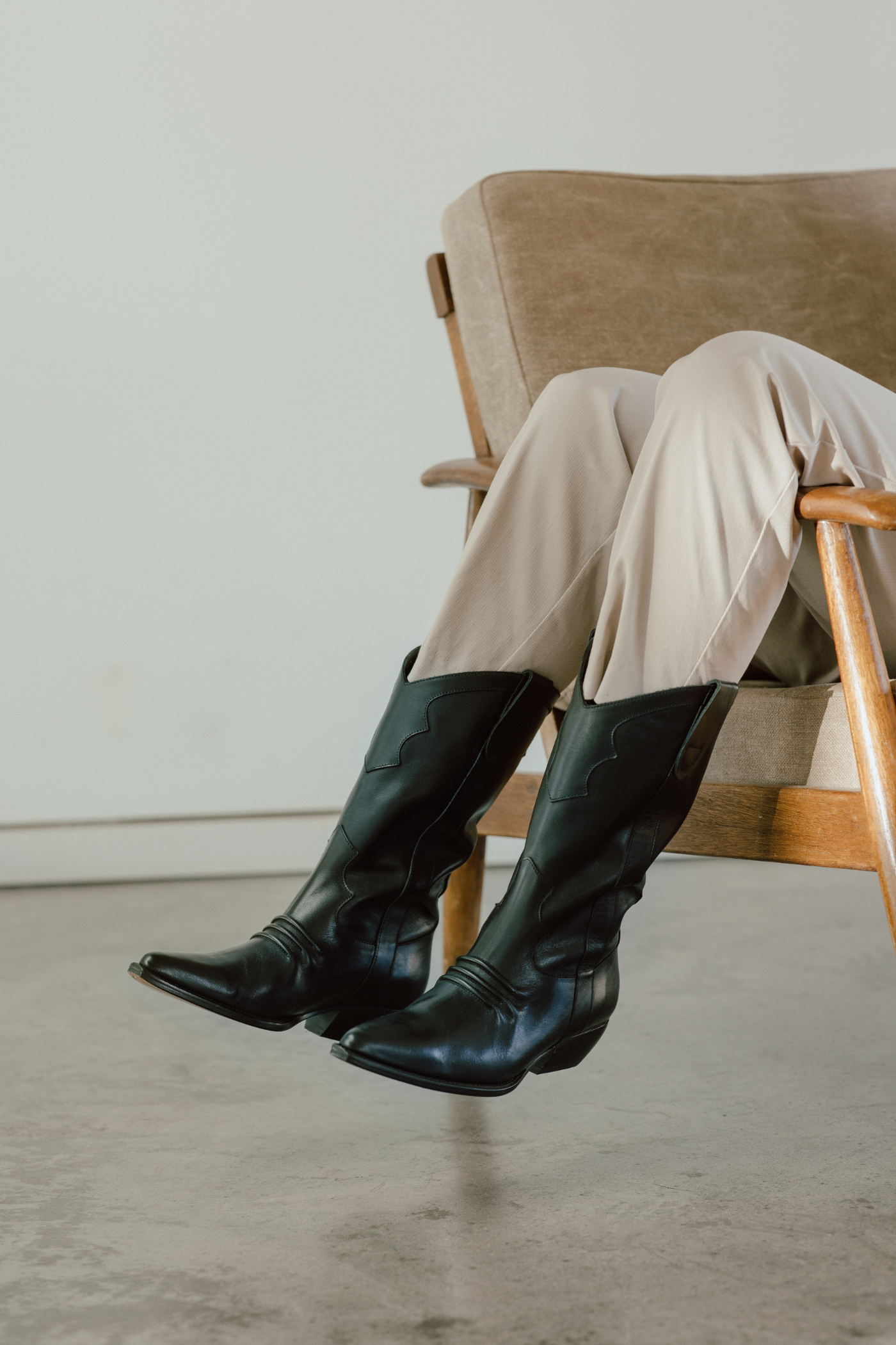 Botas texanas em pele preta de salto médio