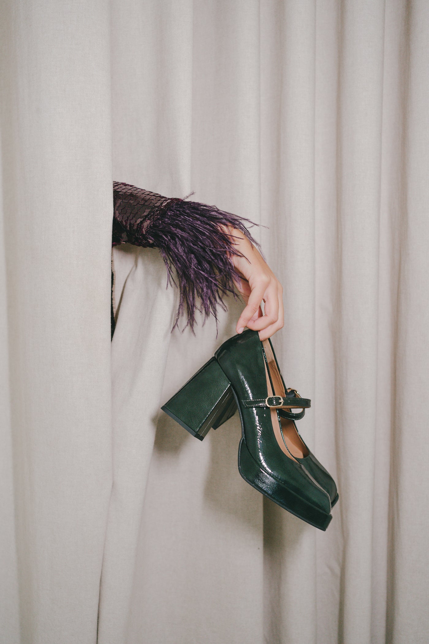 Sapato Mary Jane salto alto compensados em verniz, a nova tendencia de Outono