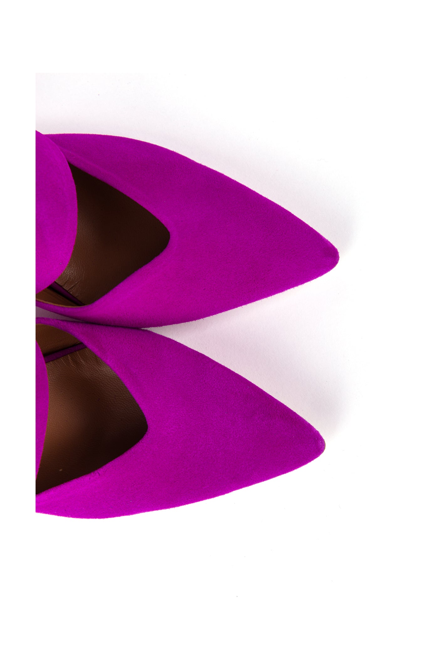 Fotografias de produto das mules de salto alto em camurça azulão e fushia