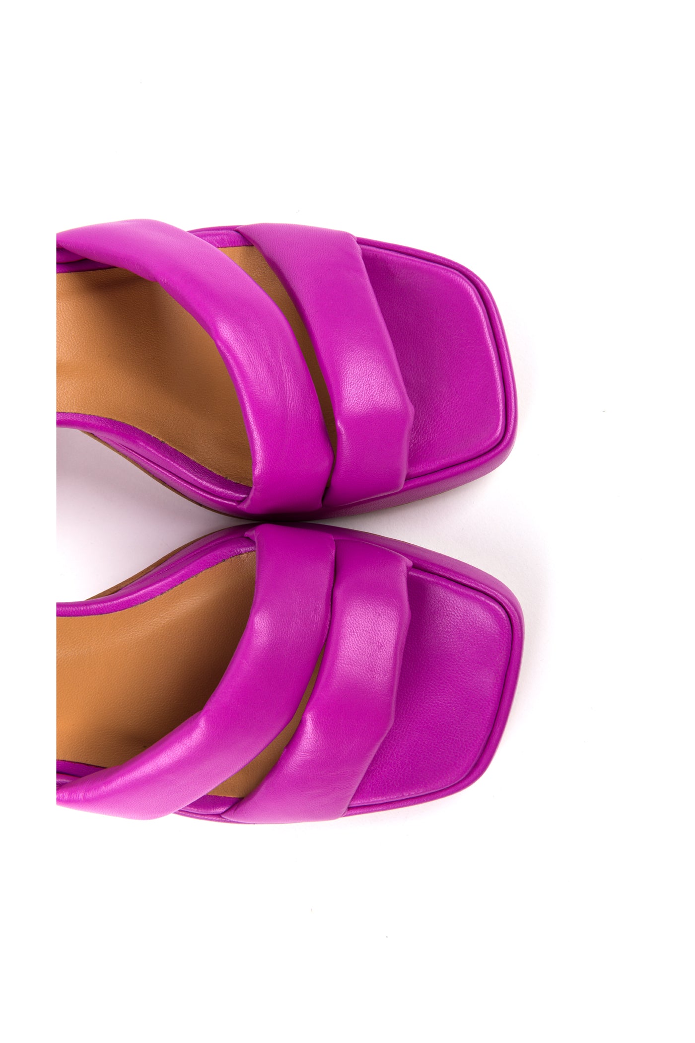 Sandálias de mulher em pele colorida para festa