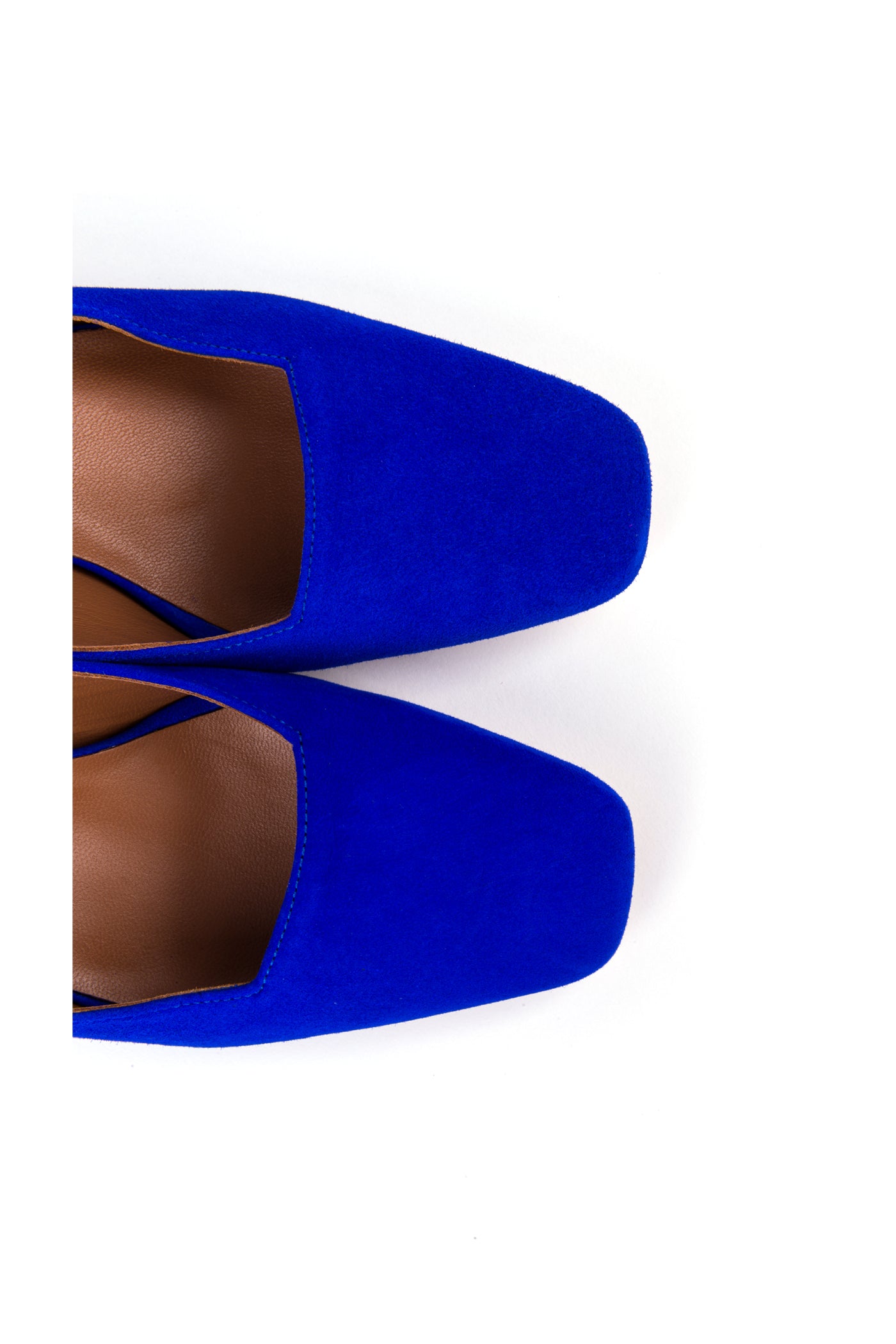 Slingbacks em camurça azulão e fushia com elástico