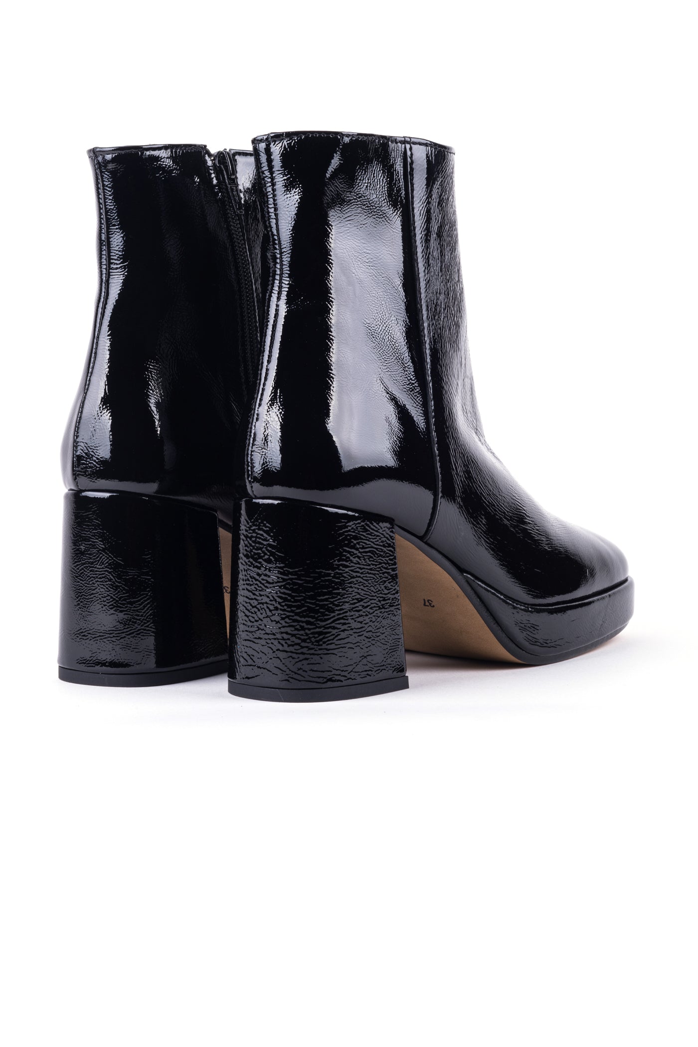 Botas compensadas em verniz