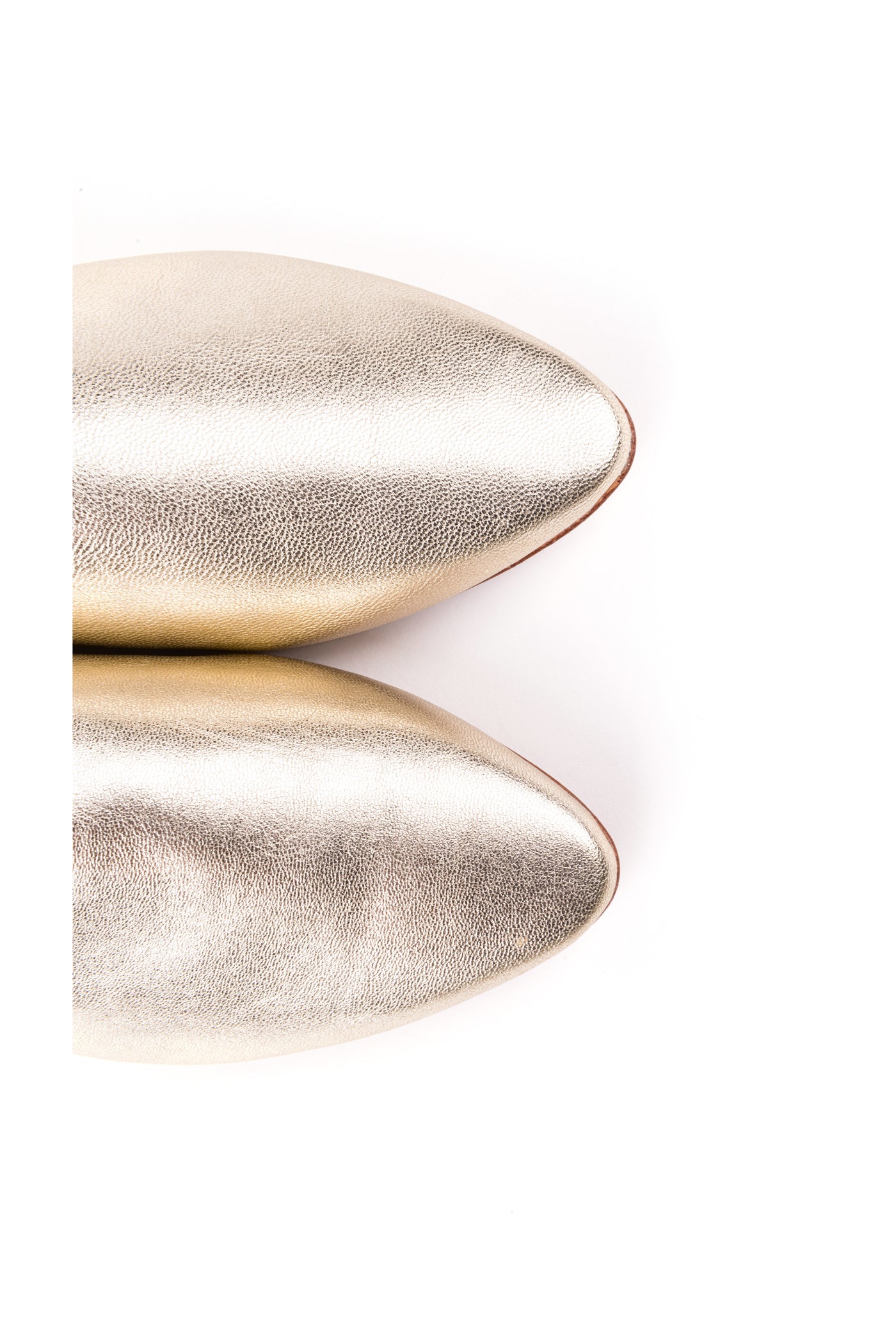 Babuchas em pele metalizada champanhe, bf25