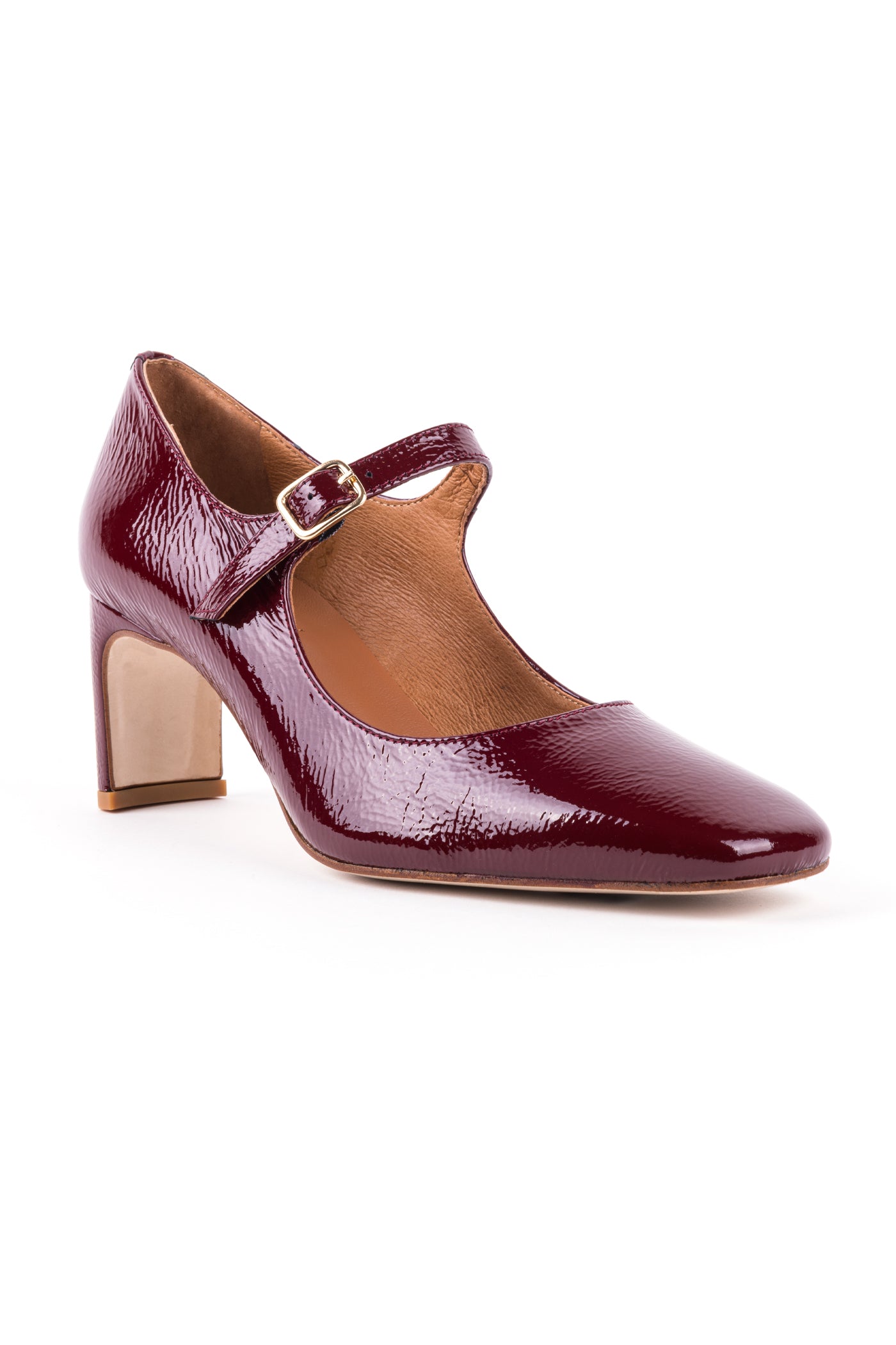 Sapatos de salto alto verniz