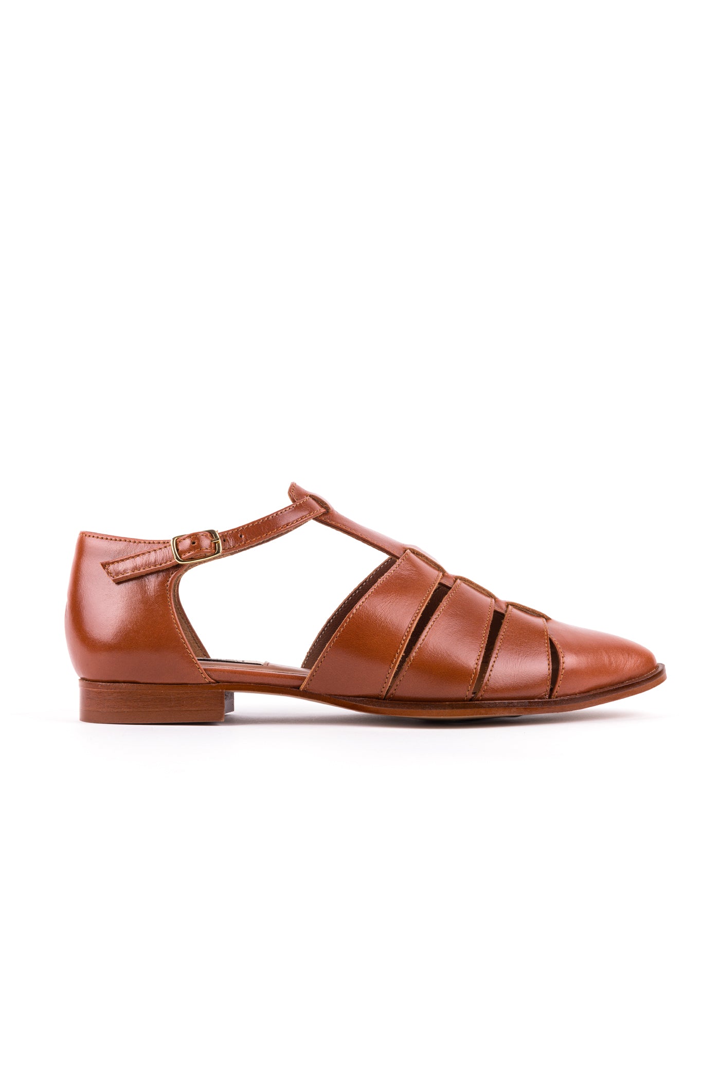 Sapatos rasos abertos em pele camel