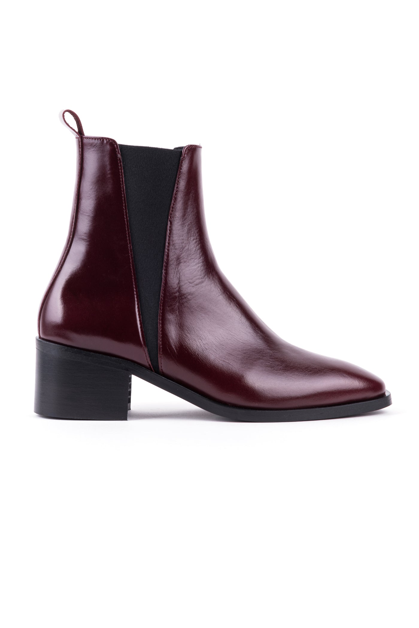 Botas de salto médio em pele