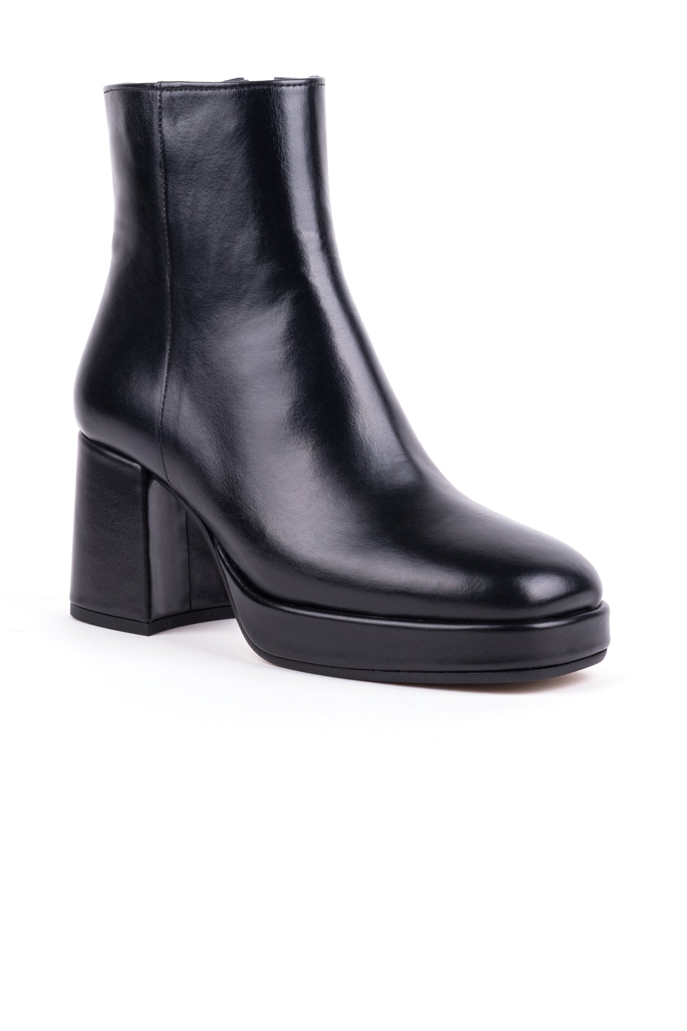 Botas de senhora em pele com salto alto camel