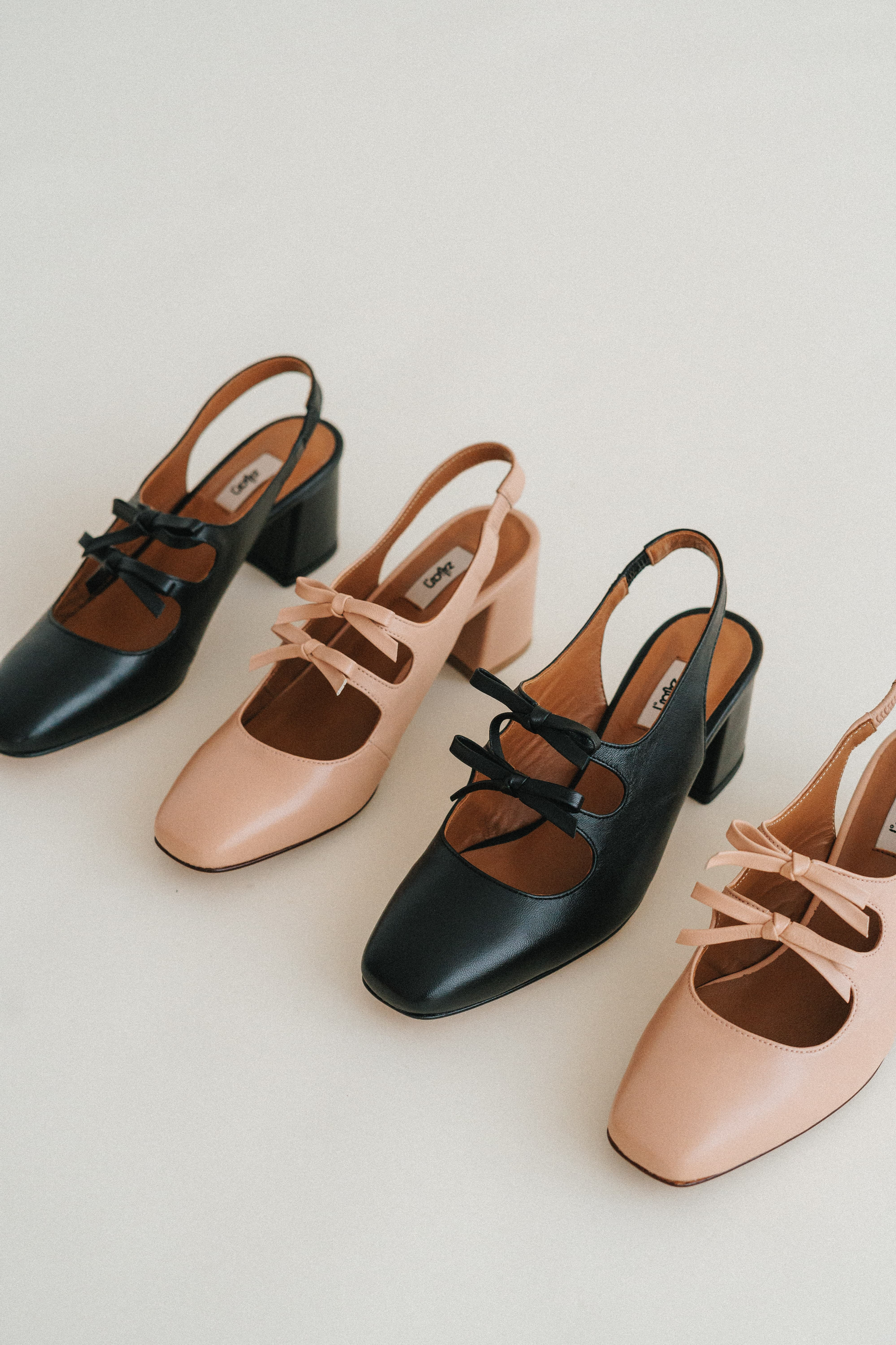 Slingbacks com salto médio em pele