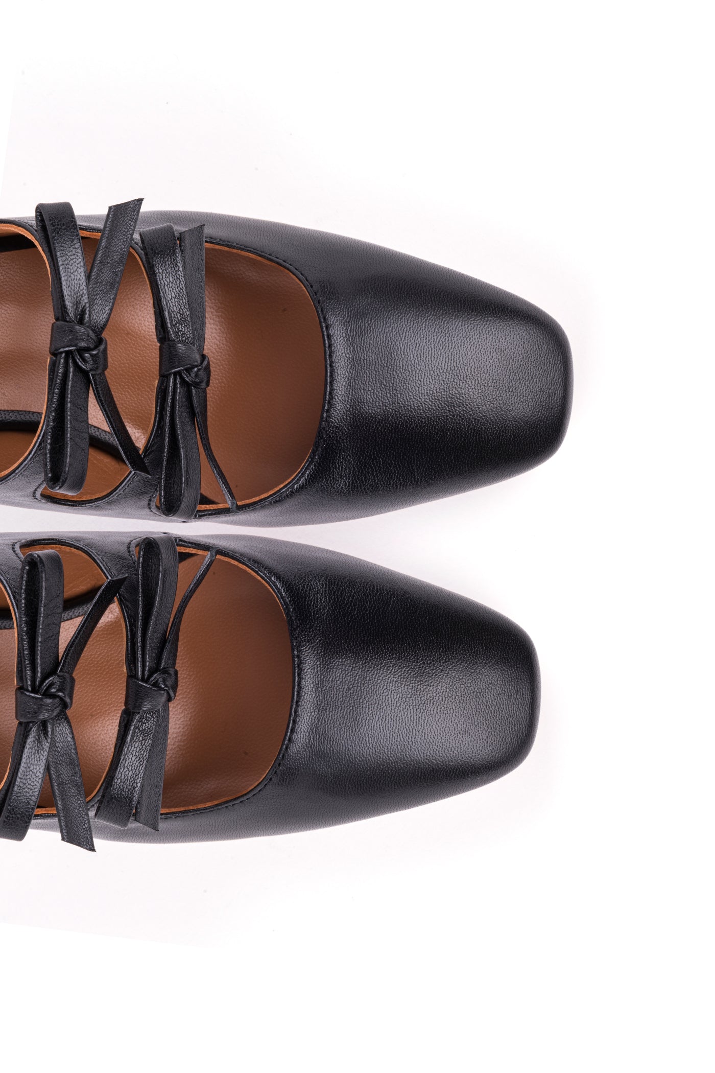 Slingbacks com salto médio em pele