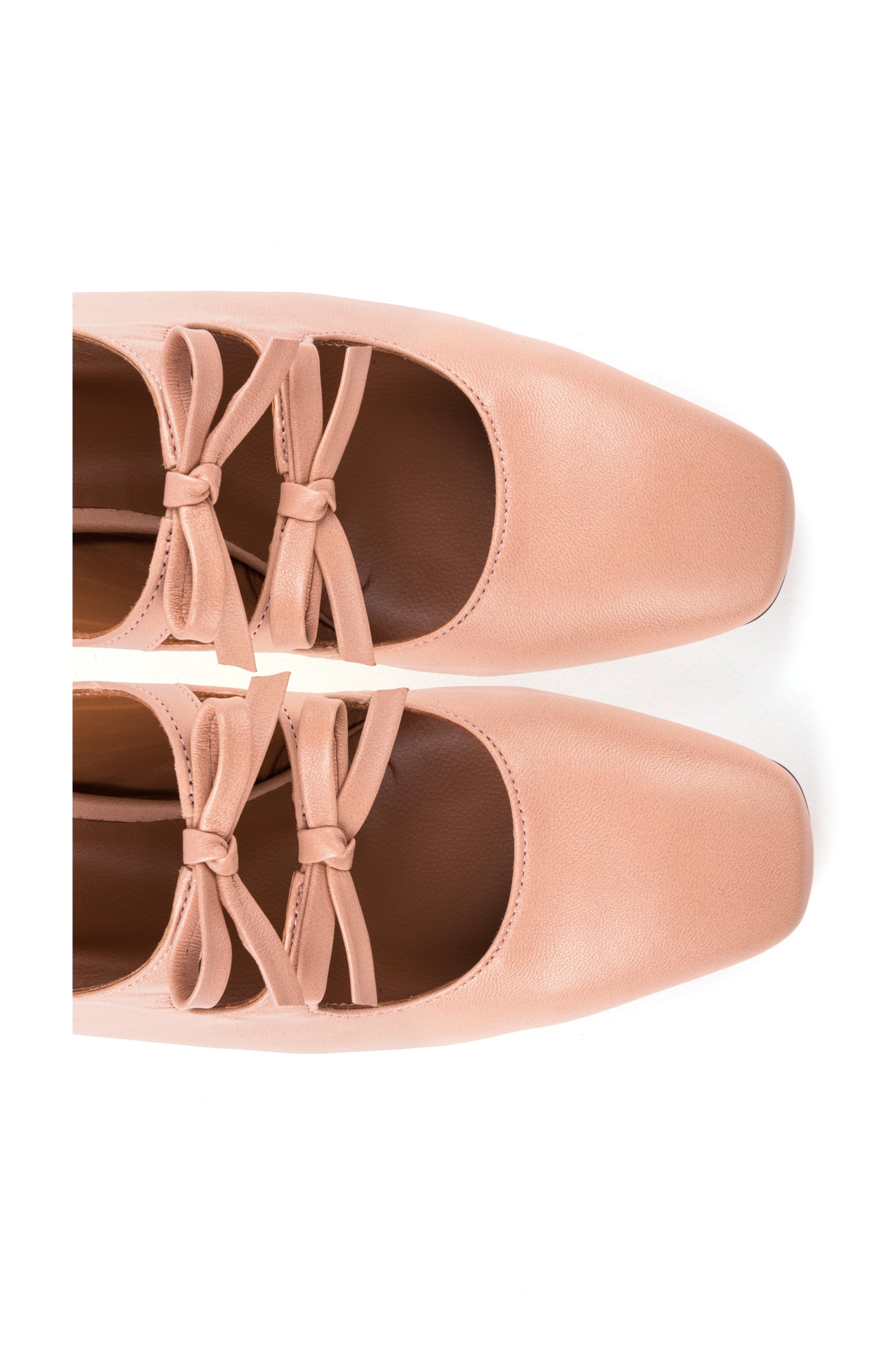 Slingbacks com salto médio em pele