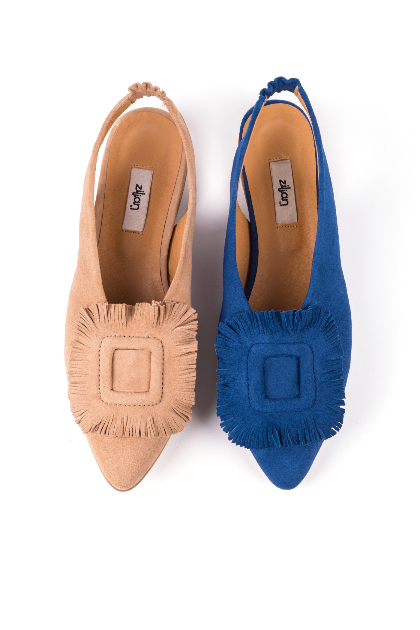 Slingbacks em camurça com aplicação de franjas em