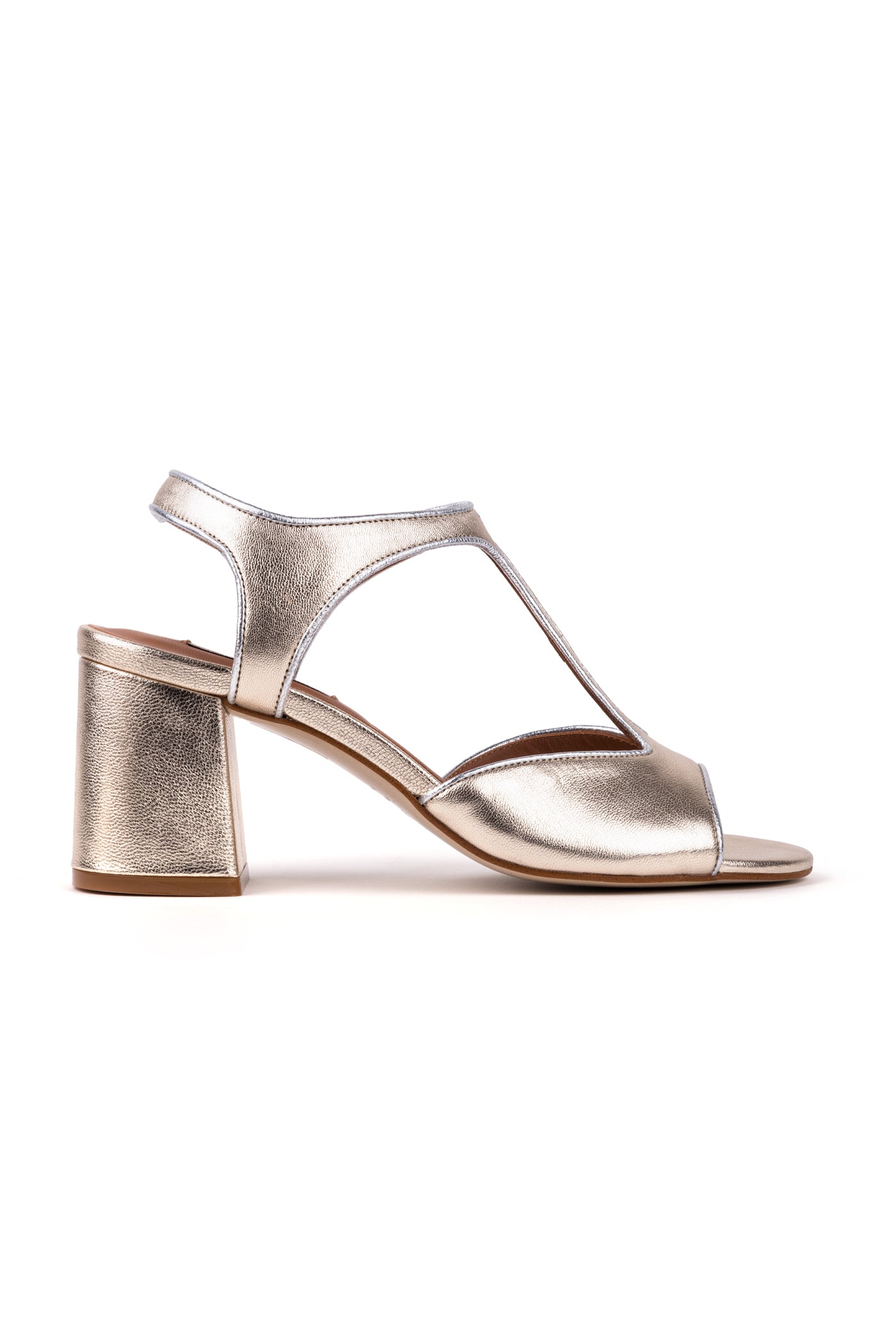 Sandália salto alto em pele metalizada