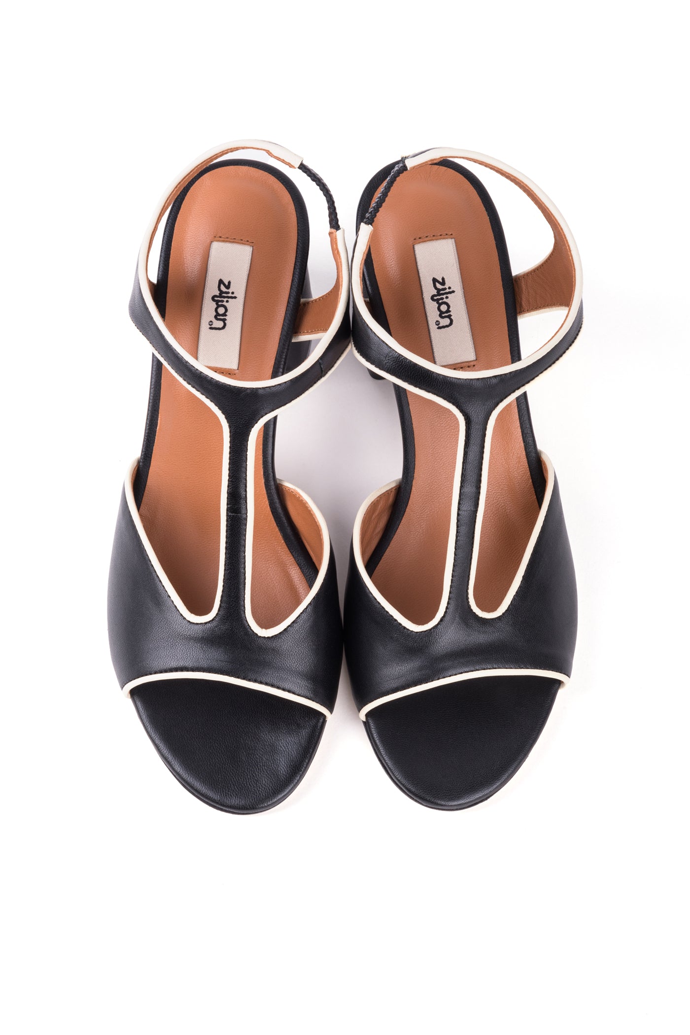 Sandália salto alto em pele