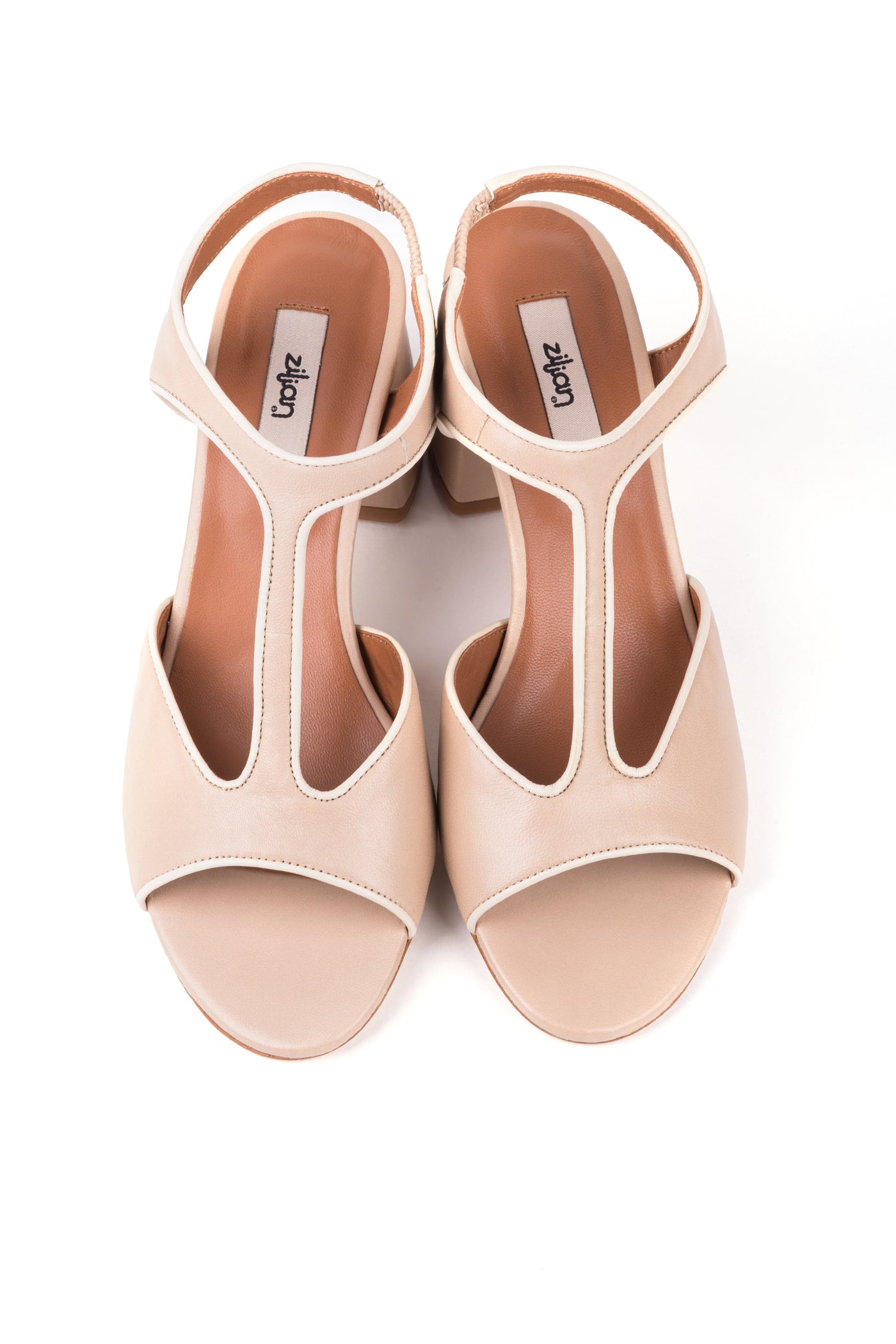 Sandália salto alto em pele