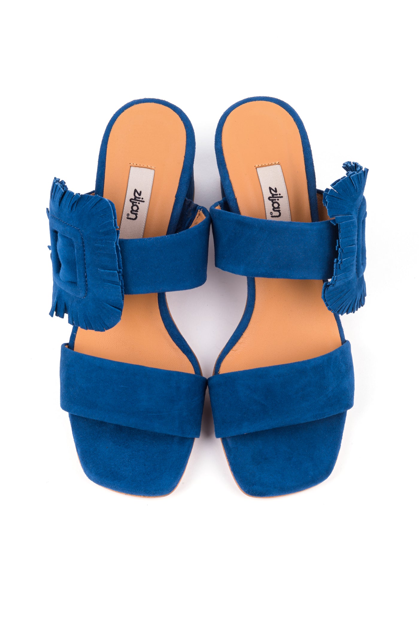 Sandálias salto alto em camurça