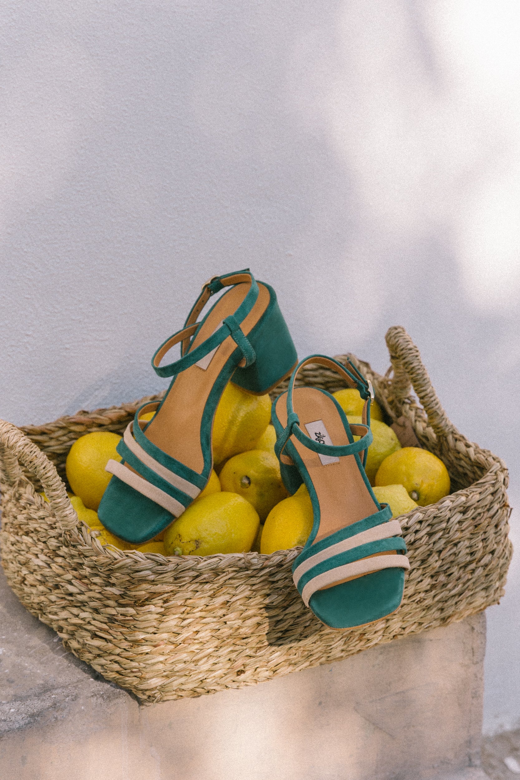 Sandálias de salto médio