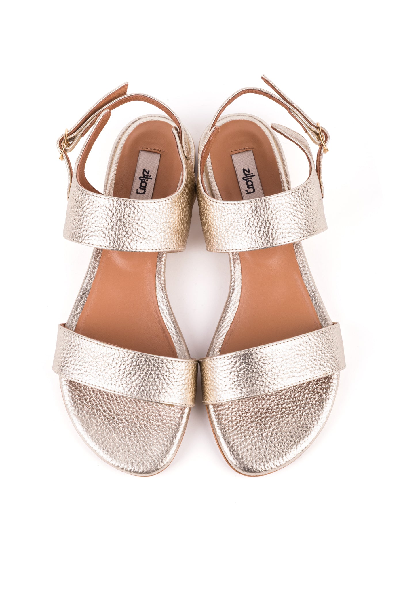 Sandálias em pele metalizada