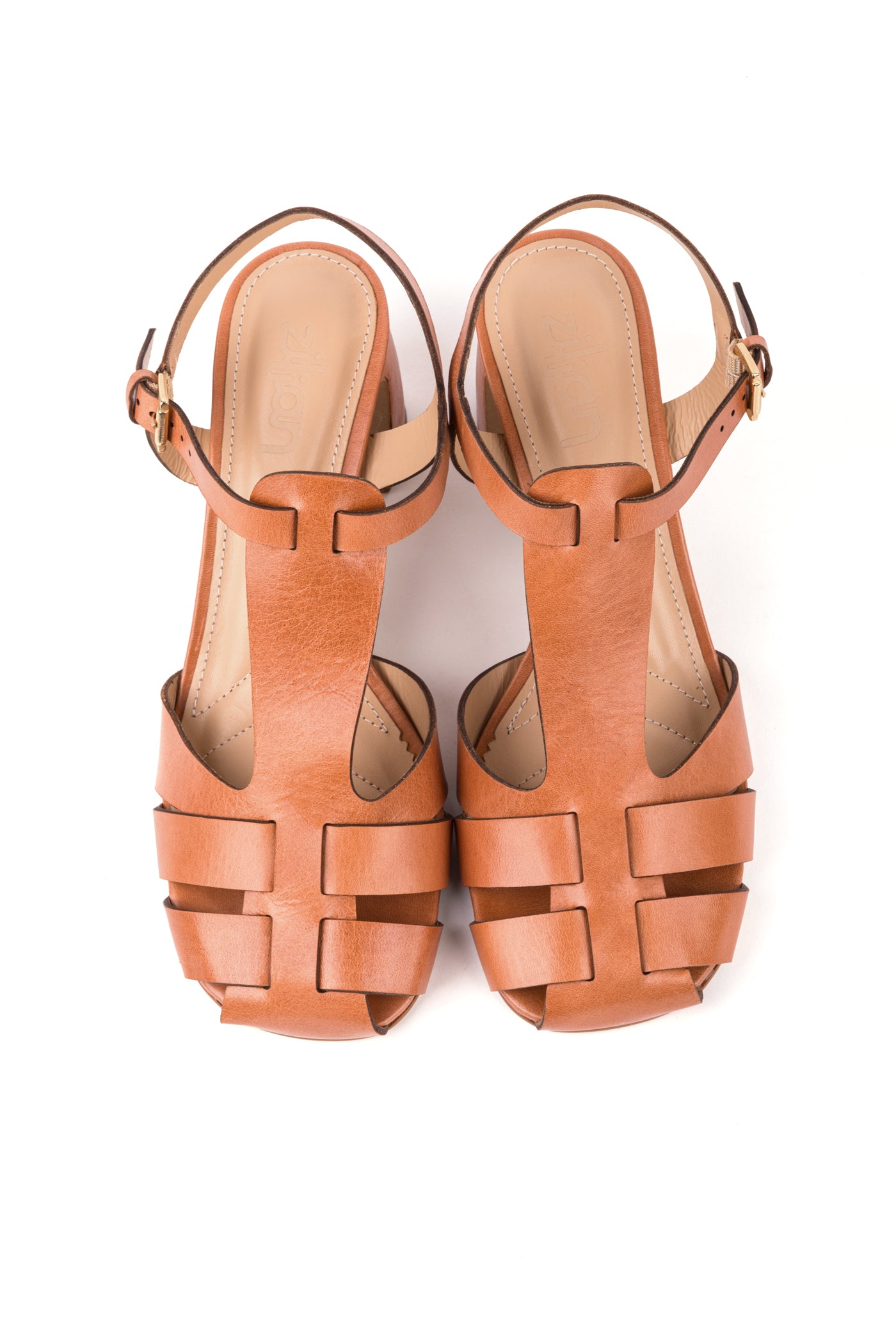 Sapatos abertos de salto médio em pele