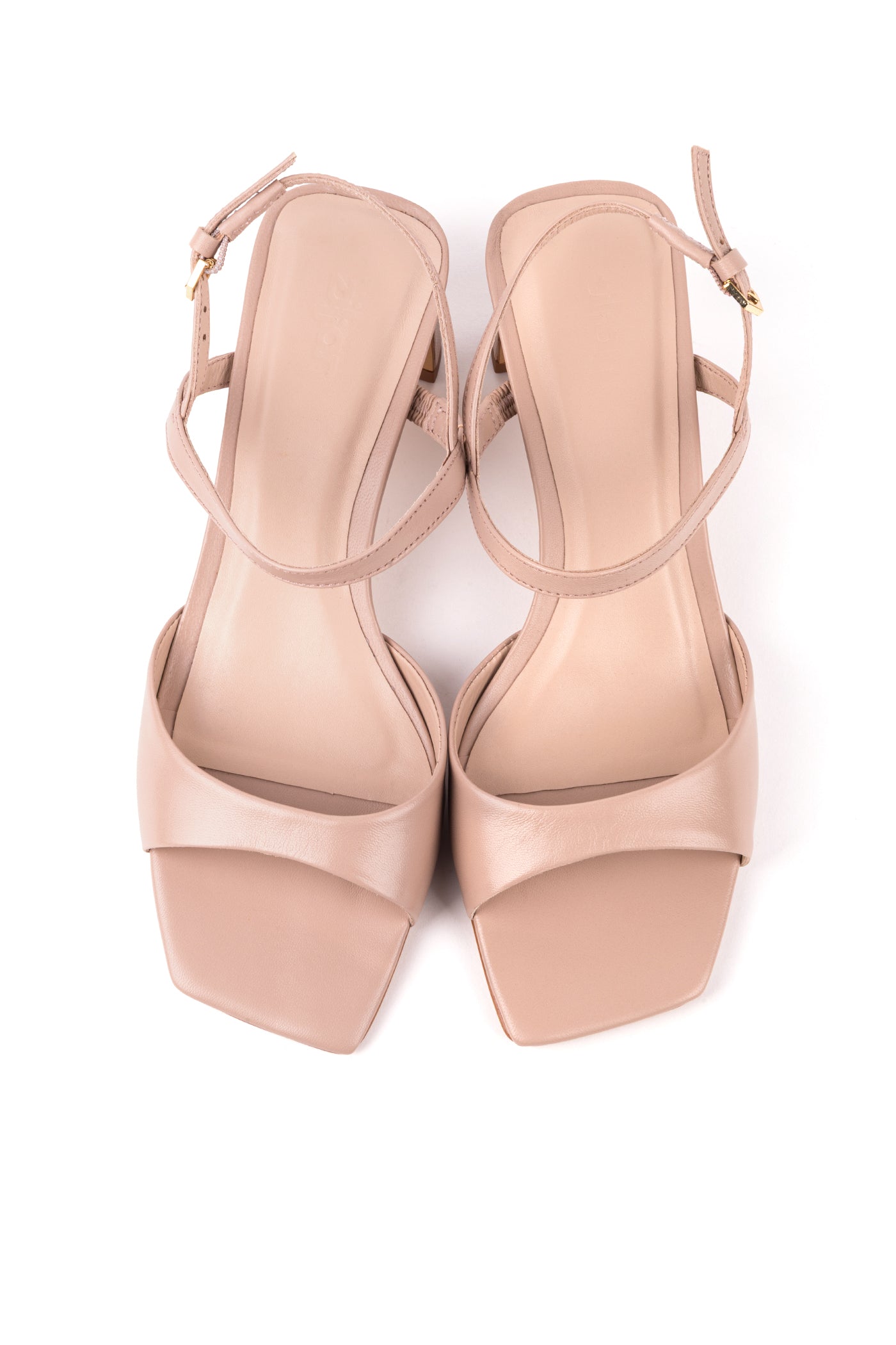 Sandálias de salto médio em pele