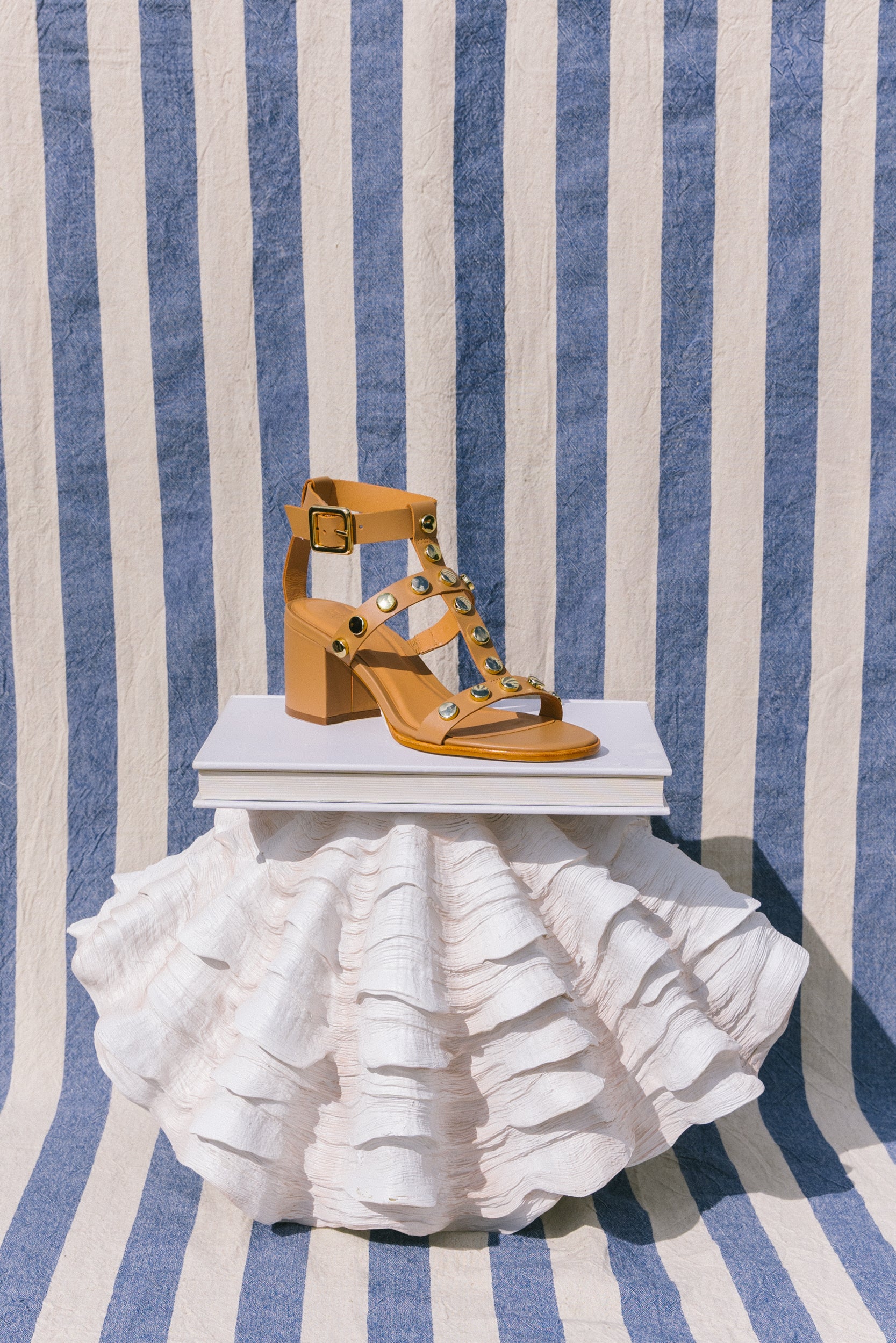 Sandálias altas em pele