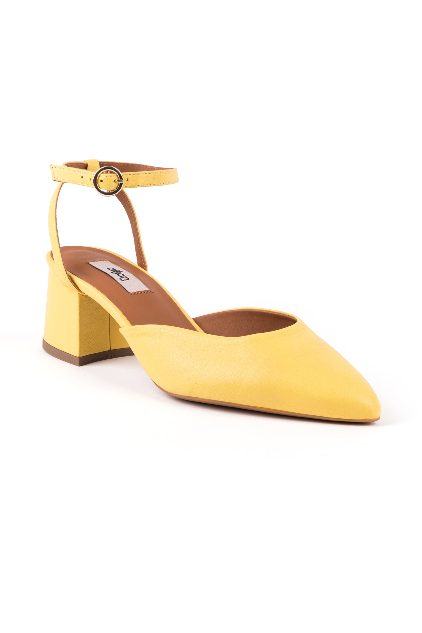 Sapatos de salto médio em pele