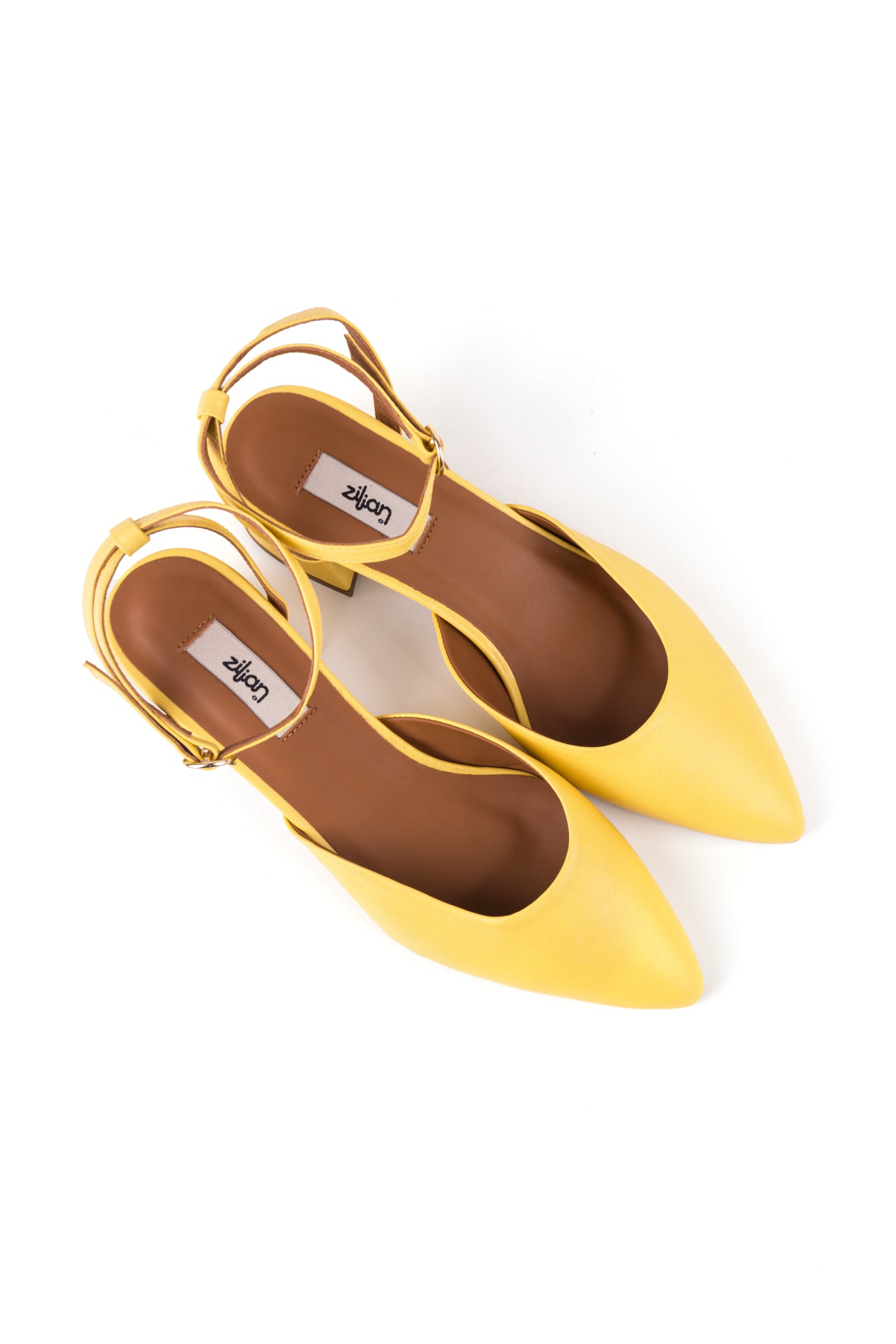 Sapatos de salto médio em pele