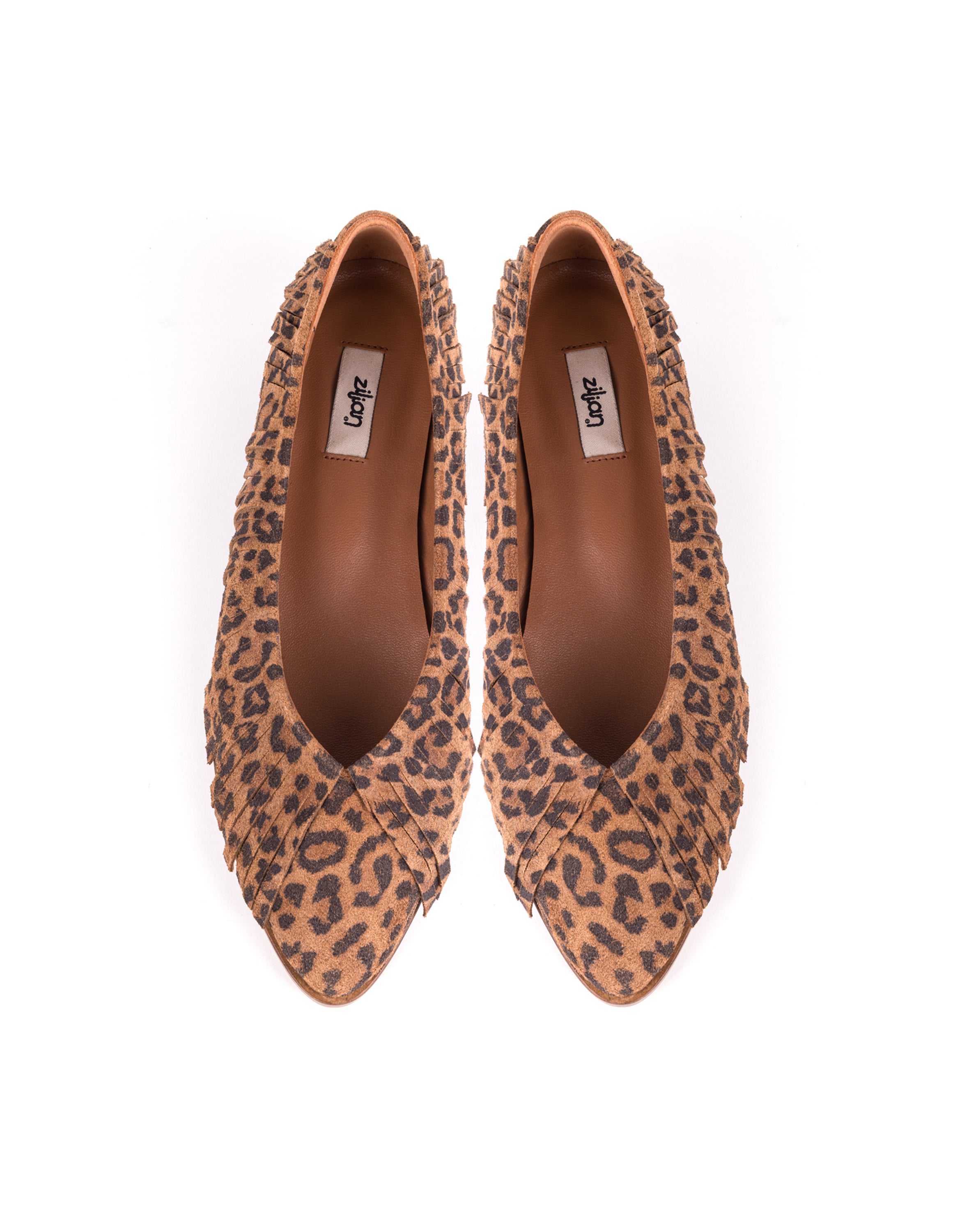 Sabrinas rasas com franjas em print animal