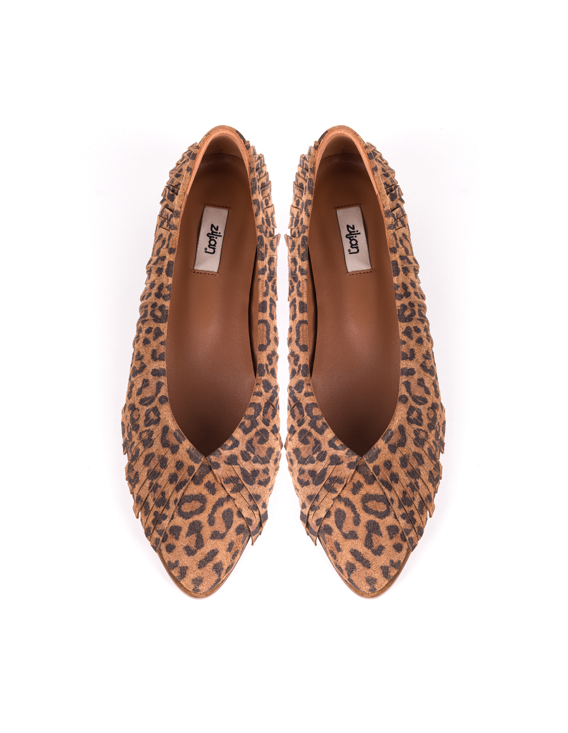 Sabrinas rasas com franjas em print animal