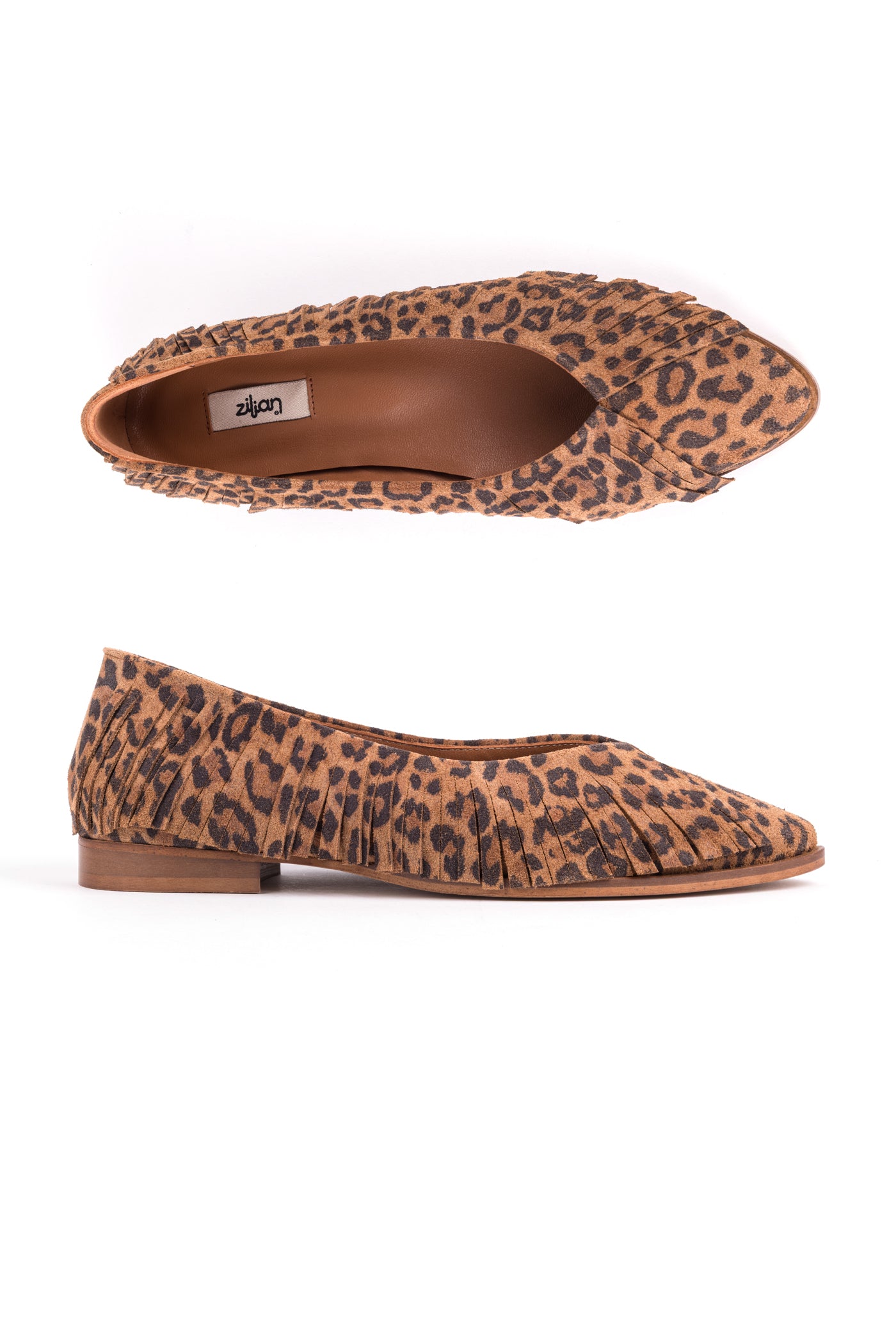 Sabrinas rasas com franjas em print animal