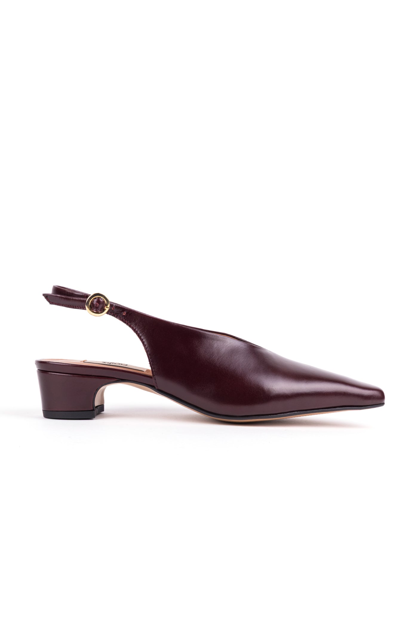 Slingbacks com decote em V em pele