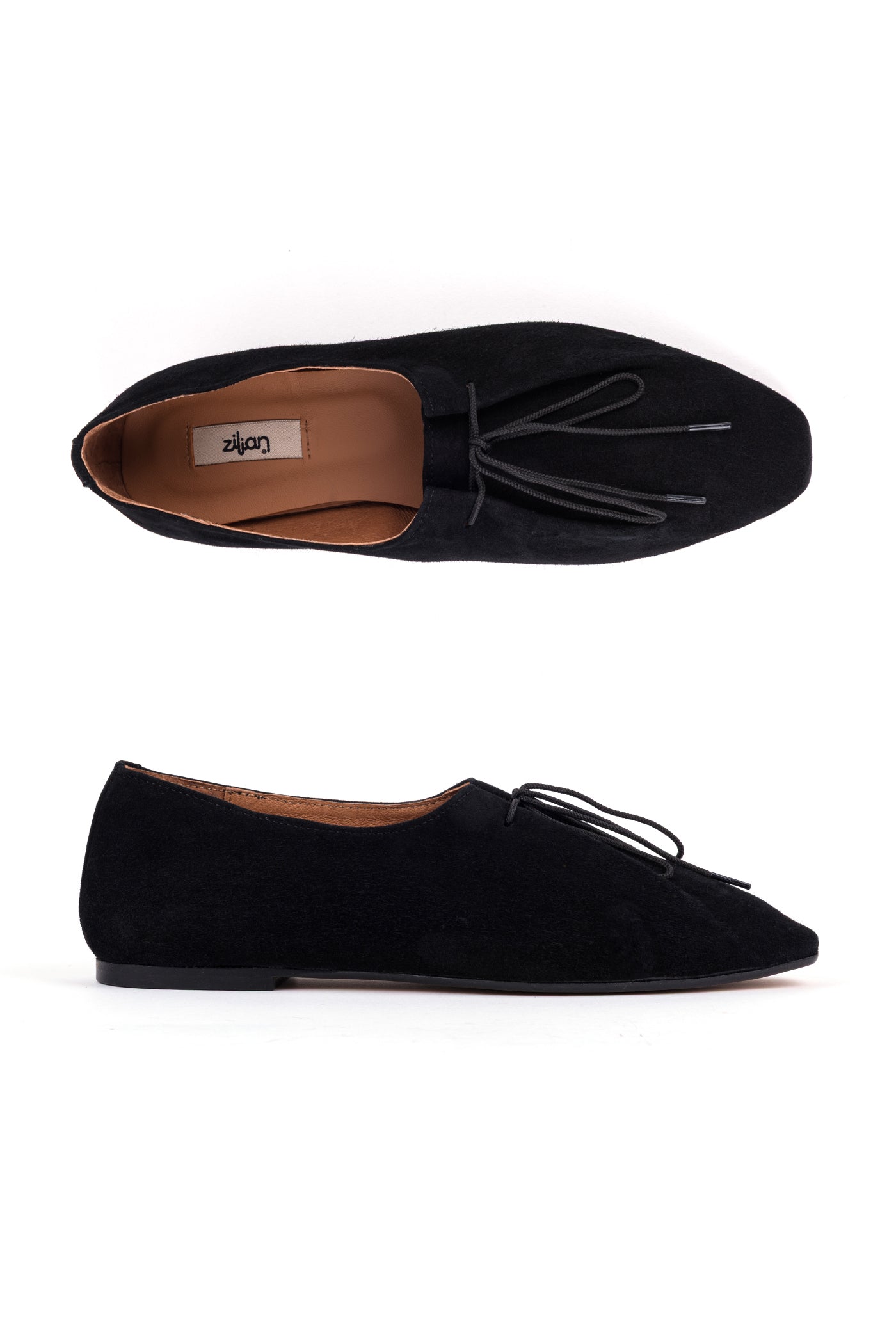 Sapato raso com ponta quadrada em camurça