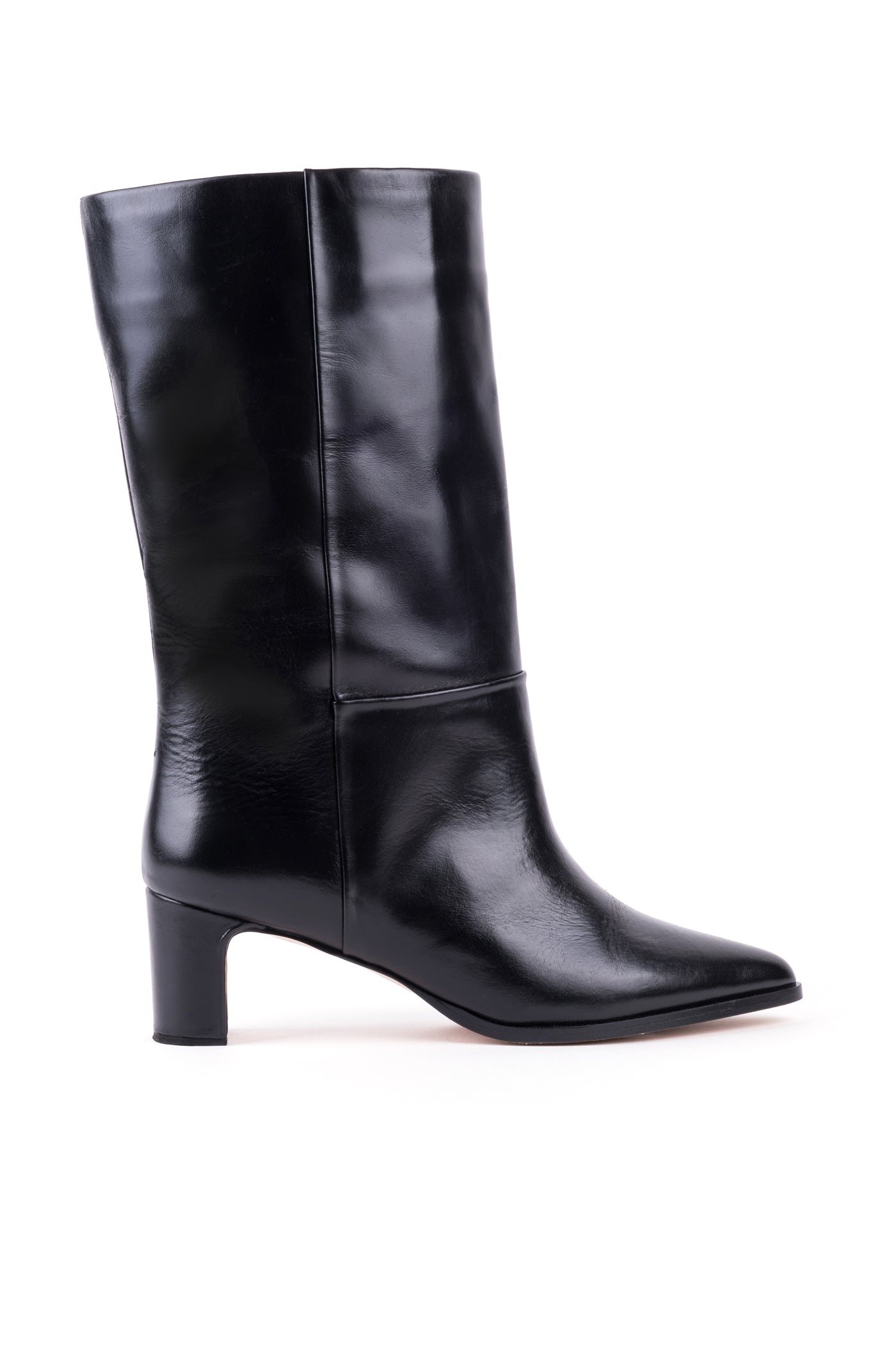 Botas cano alto em pele