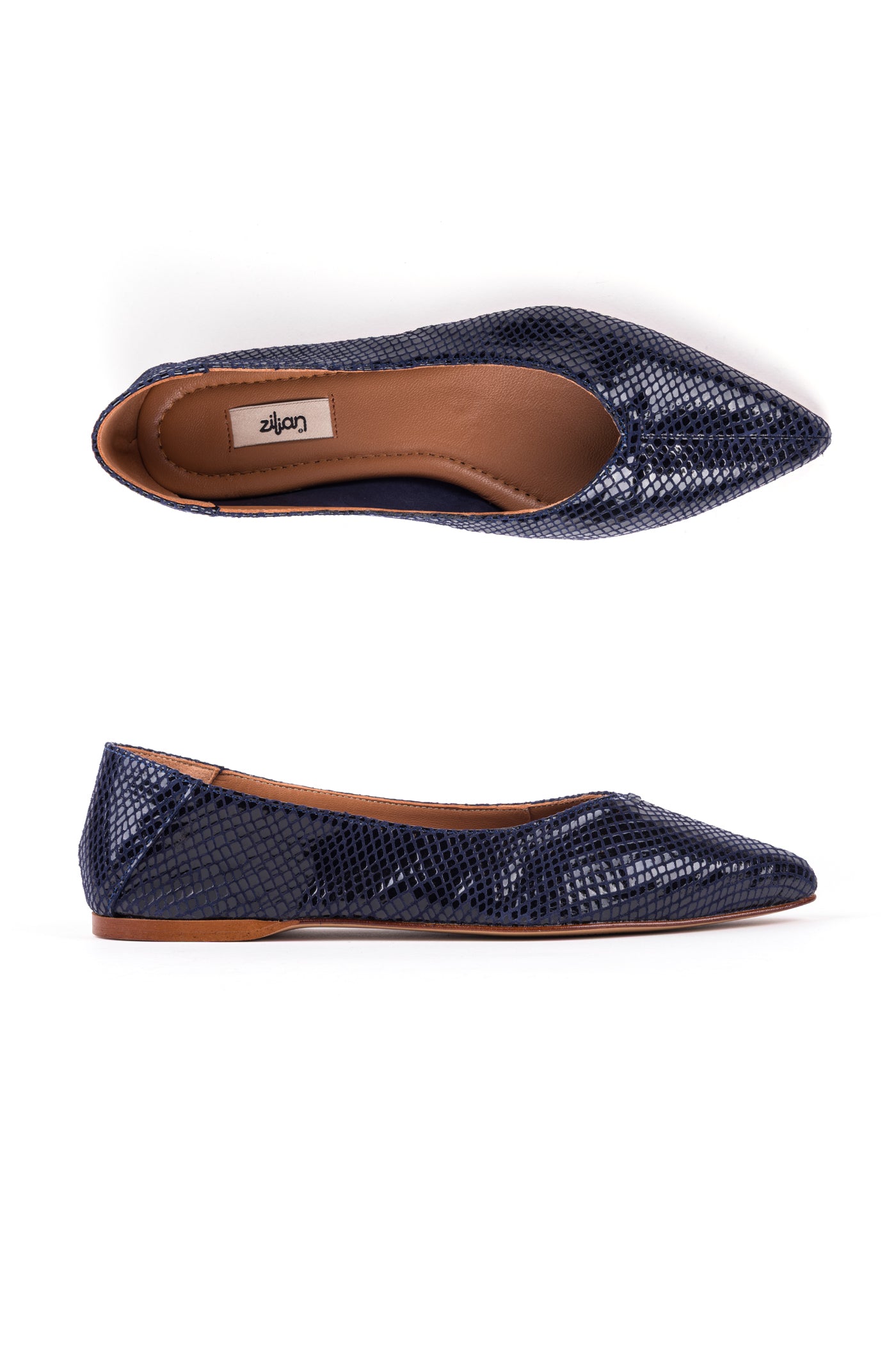 Sabrinas rasas bicudas em camurça print animal