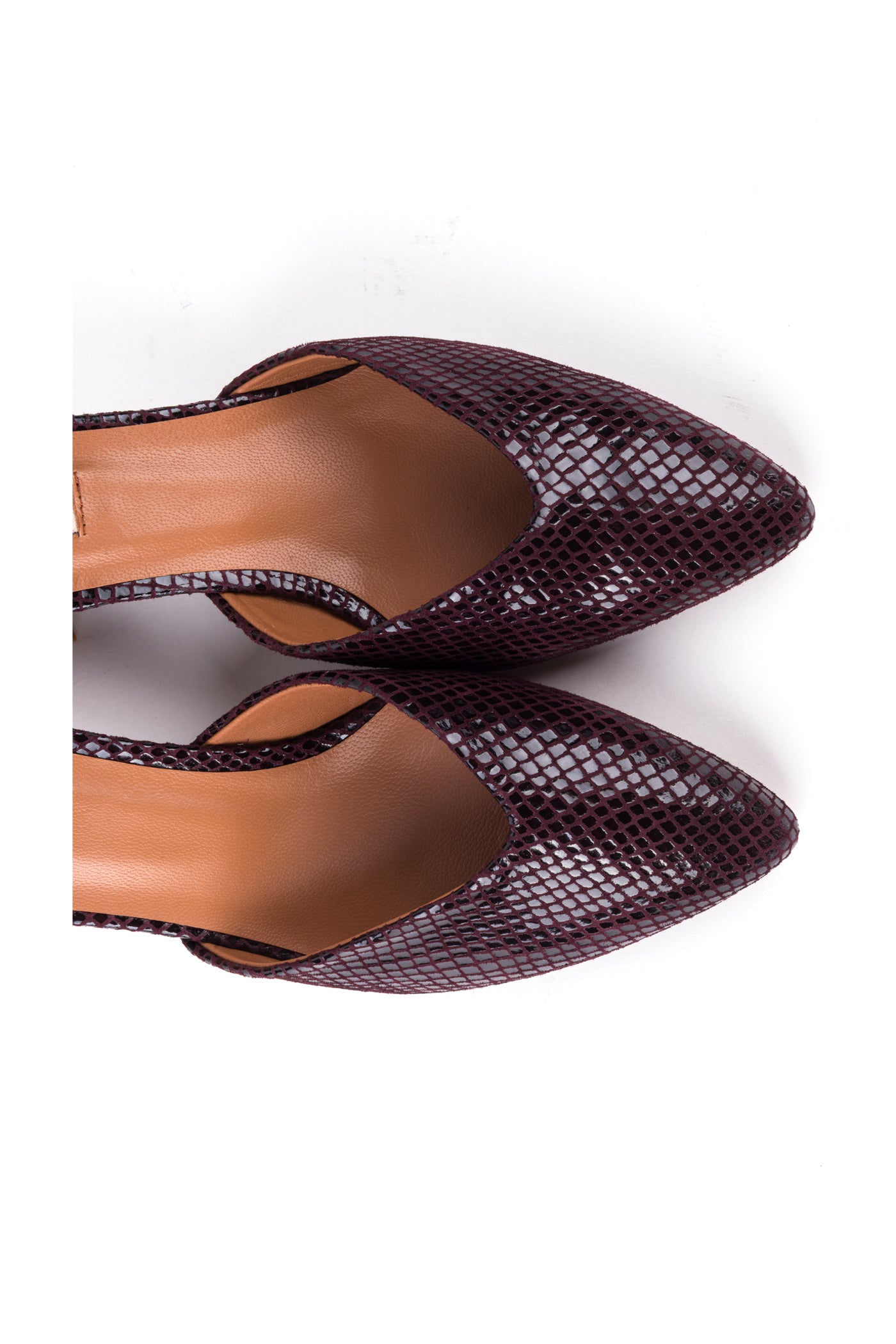 Sapatos de salto alto em camurça print animal