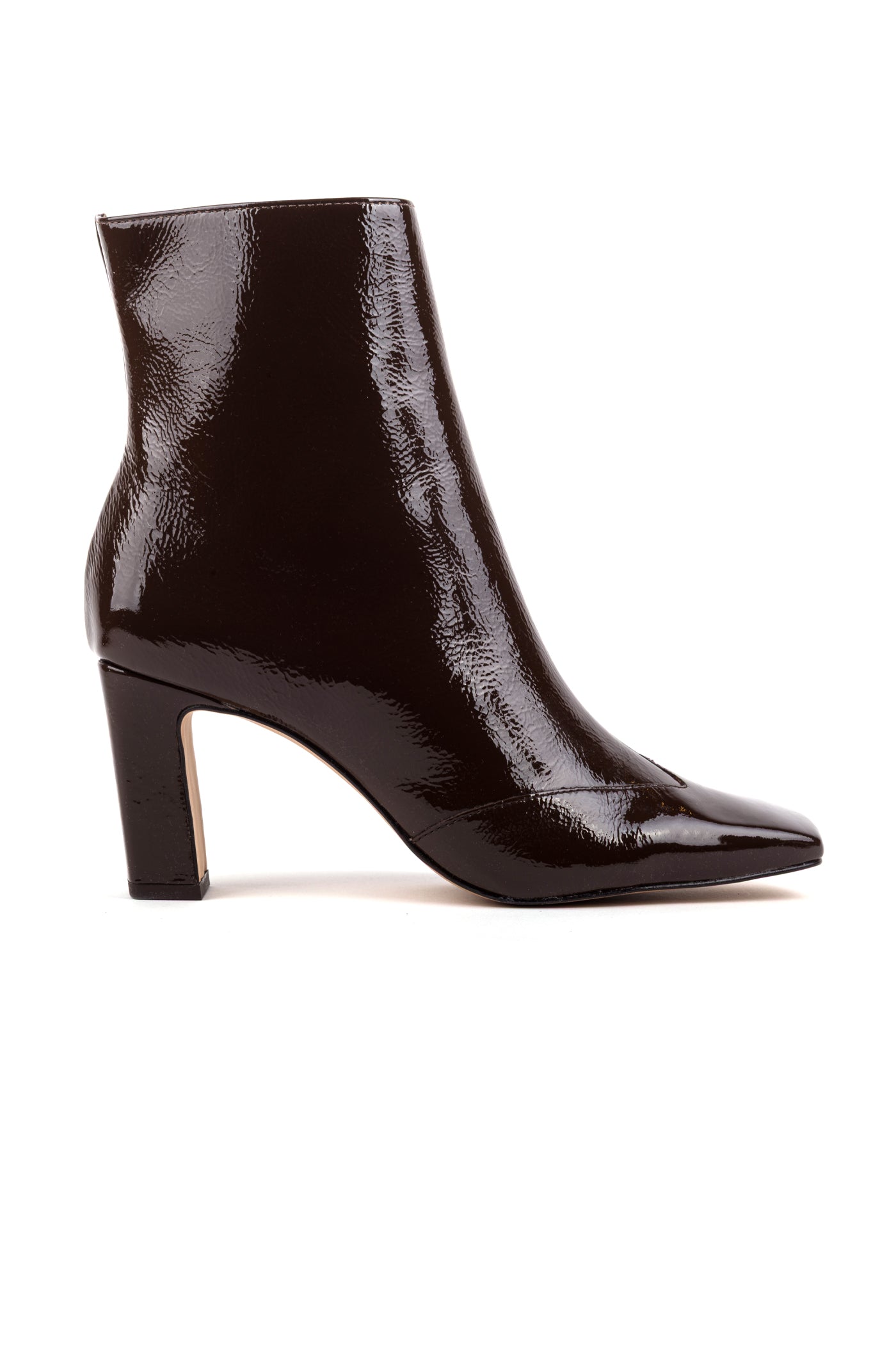 Botas de salto alto em verniz