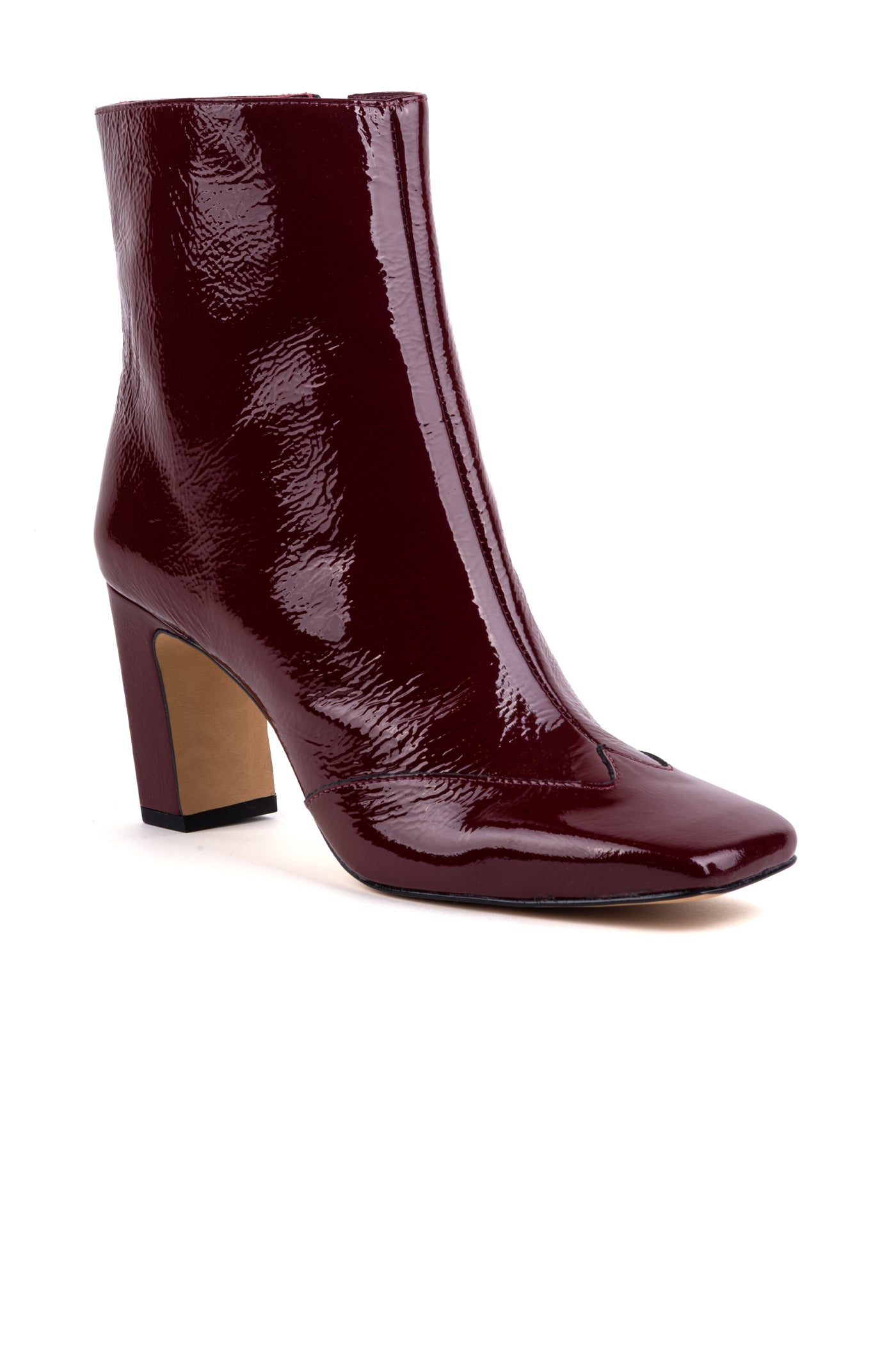 Botas de salto alto em verniz