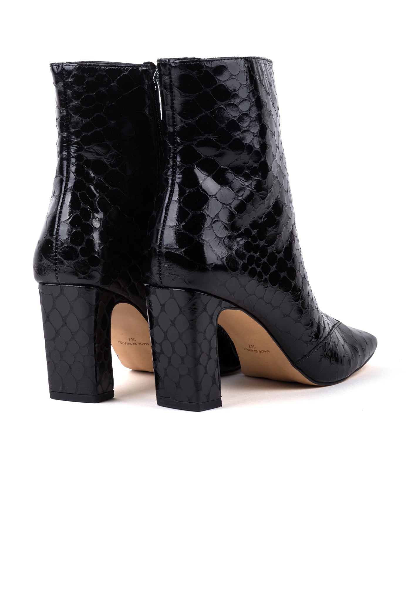 Botas de salto alto em verniz croco