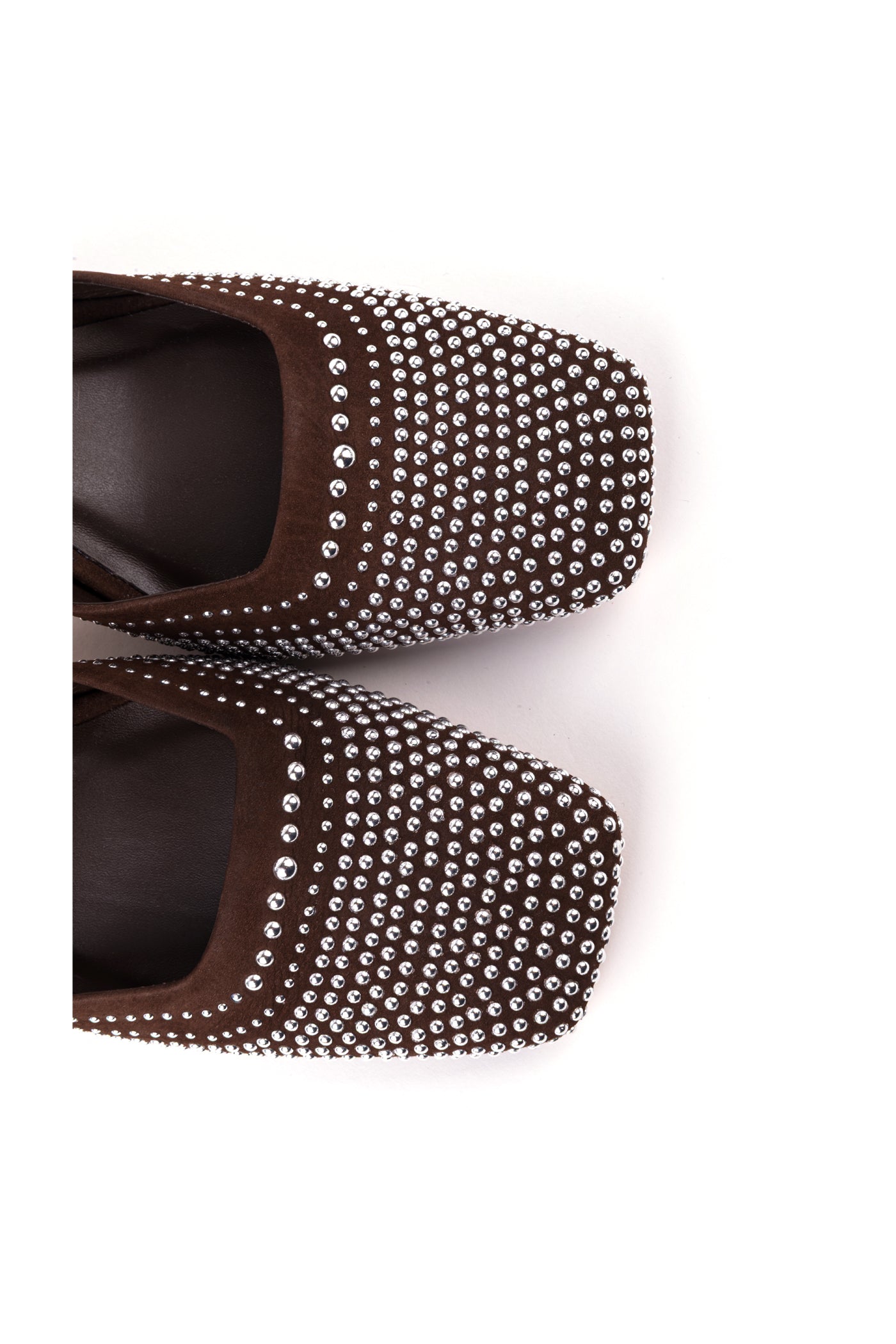 Sapatos de salto alto clássicos em nobuck