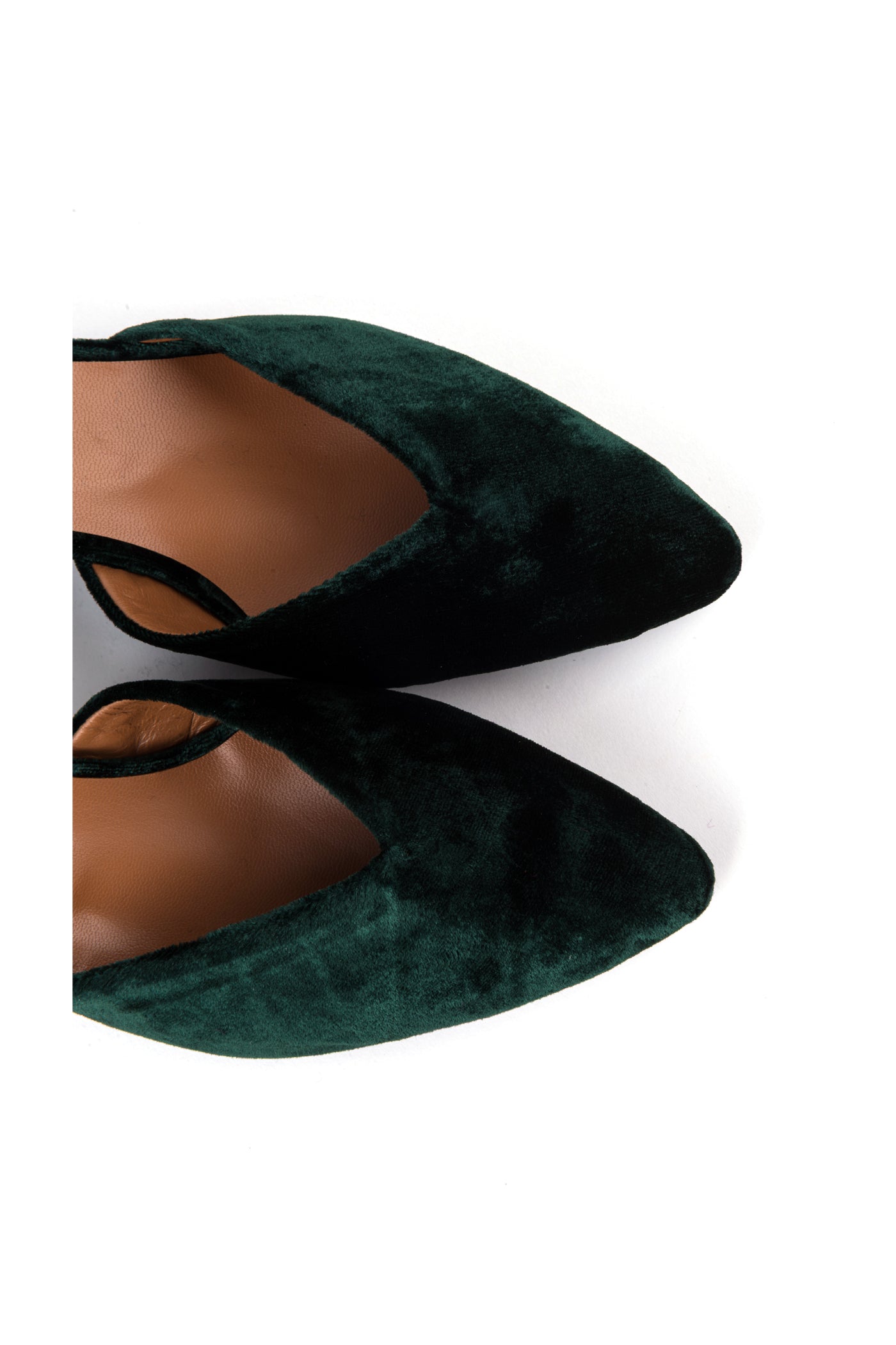 Sapatos de salto médio clássicos em veludo