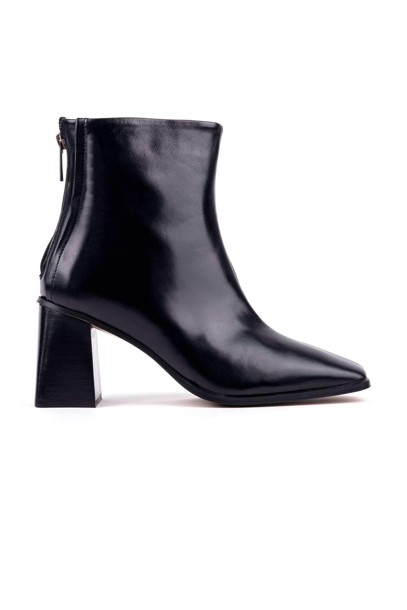 Botas de salto alto em pele